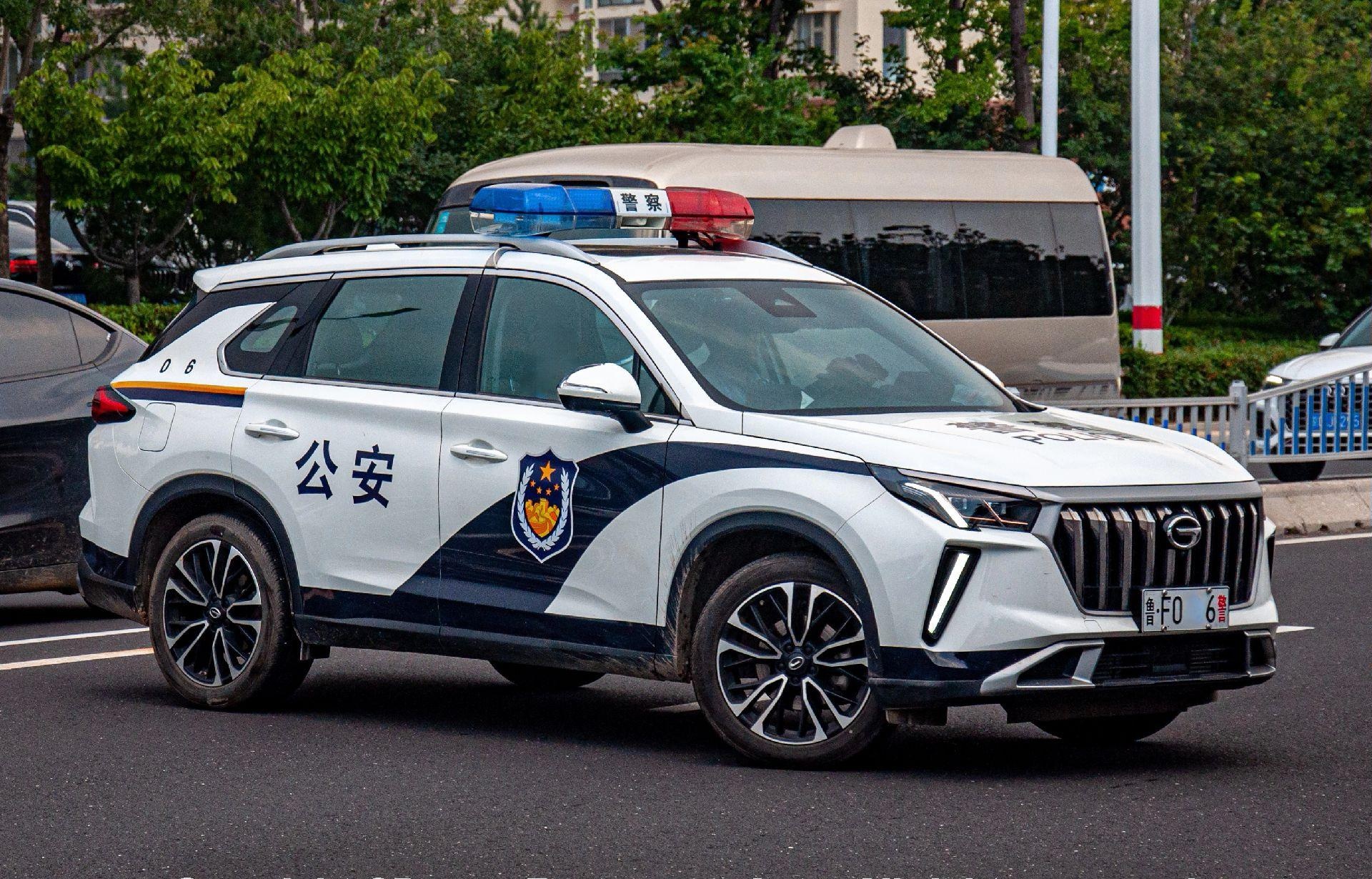 实拍传祺gs4 plus警车