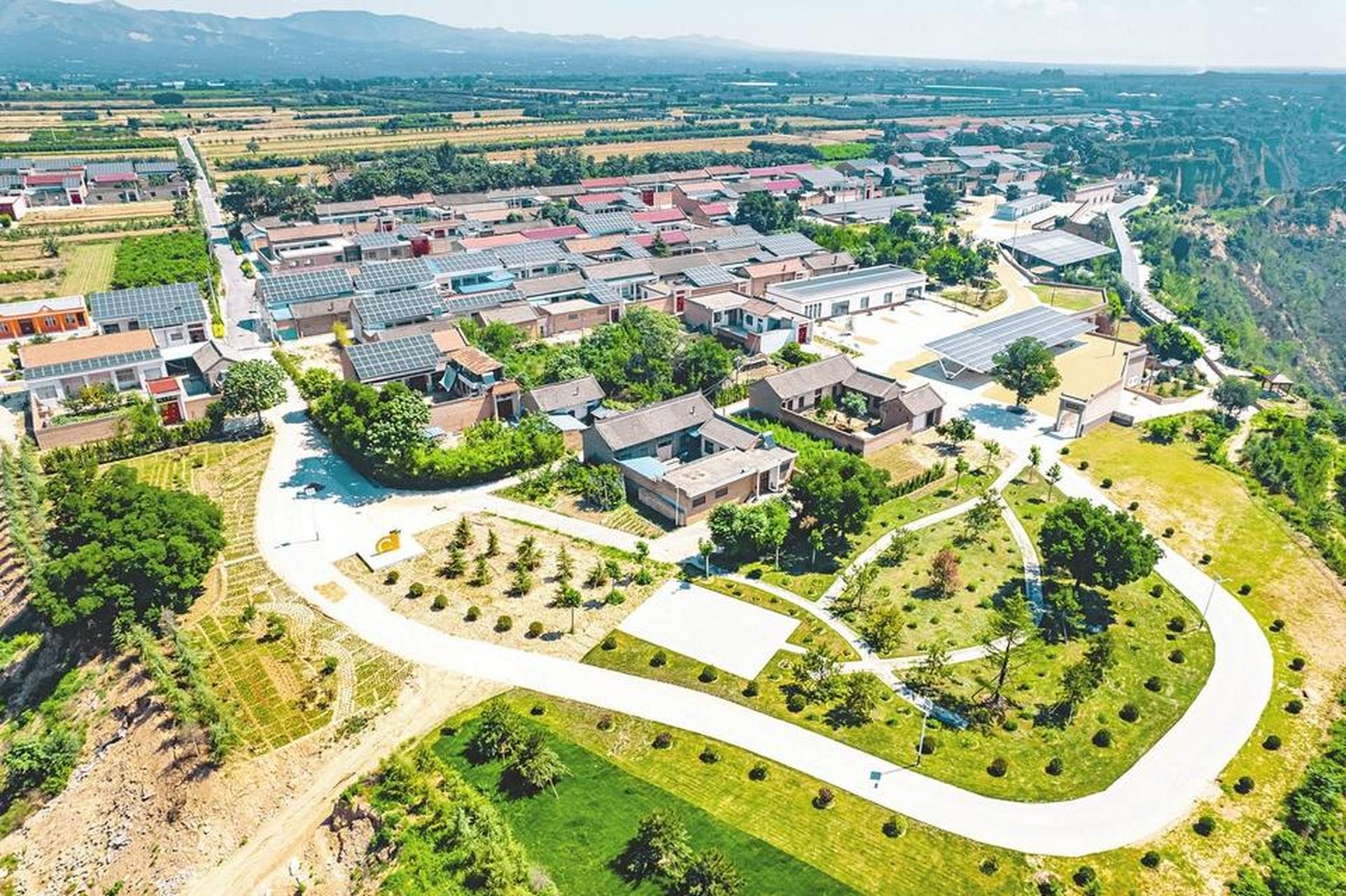 7月2日拍摄的坐落于黄河岸边的美丽"零碳村"——芮城县陌南镇庄上村