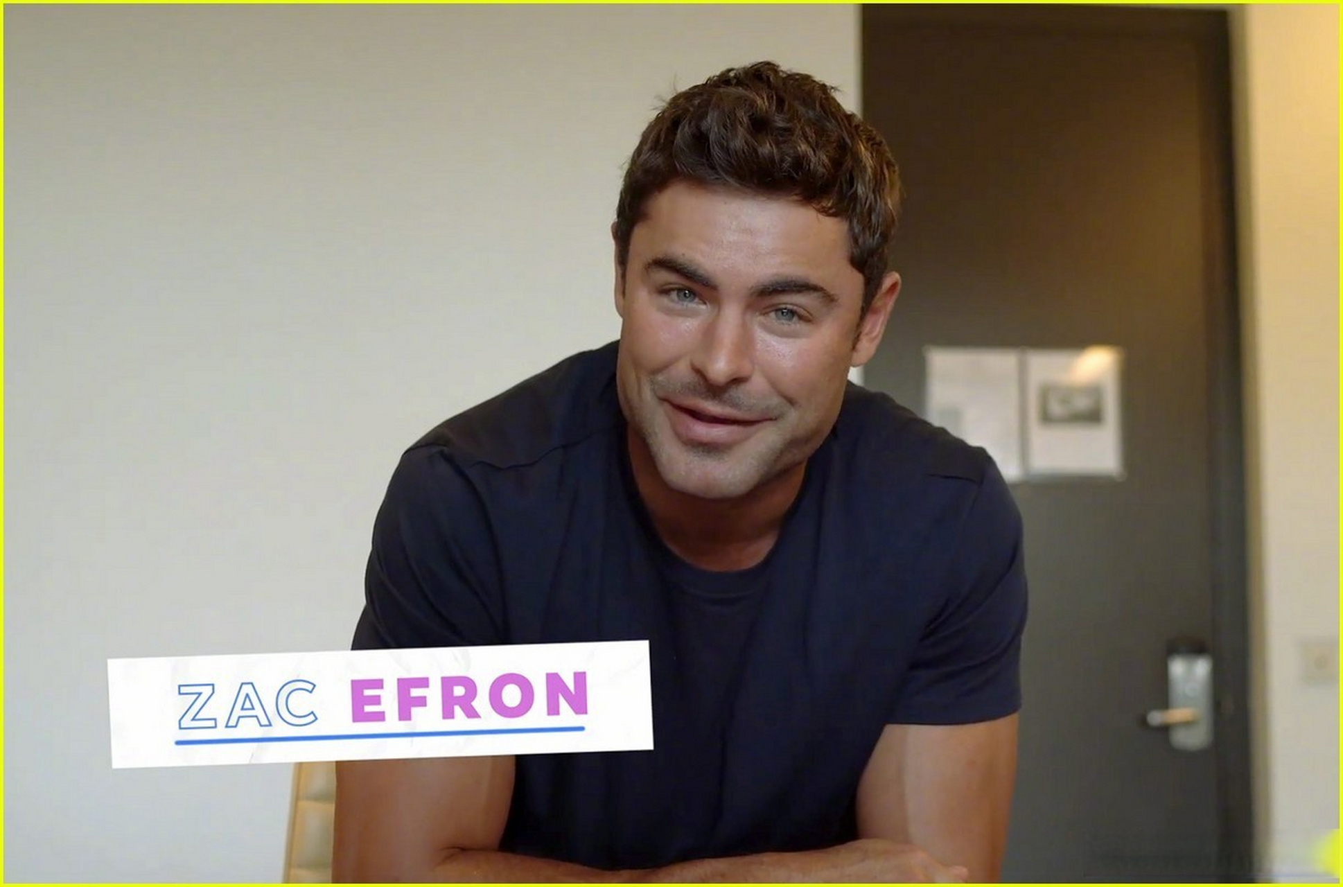 最近,好莱坞男演员扎克·埃夫隆接受采访,回应整容争议.