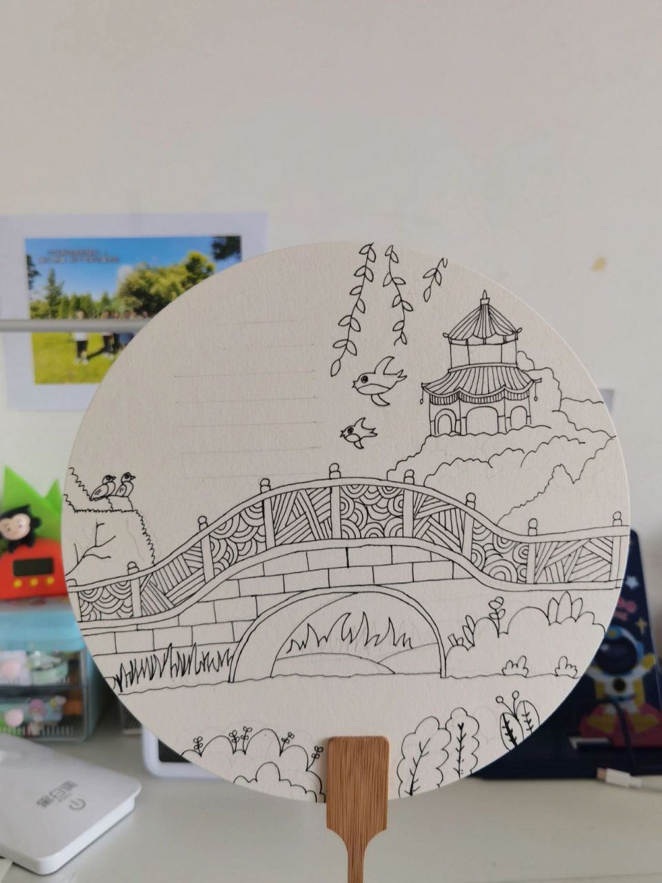 诗配画~扇子画 三年级的哥哥学校任务,配哪首诗合适呢~关于春天的