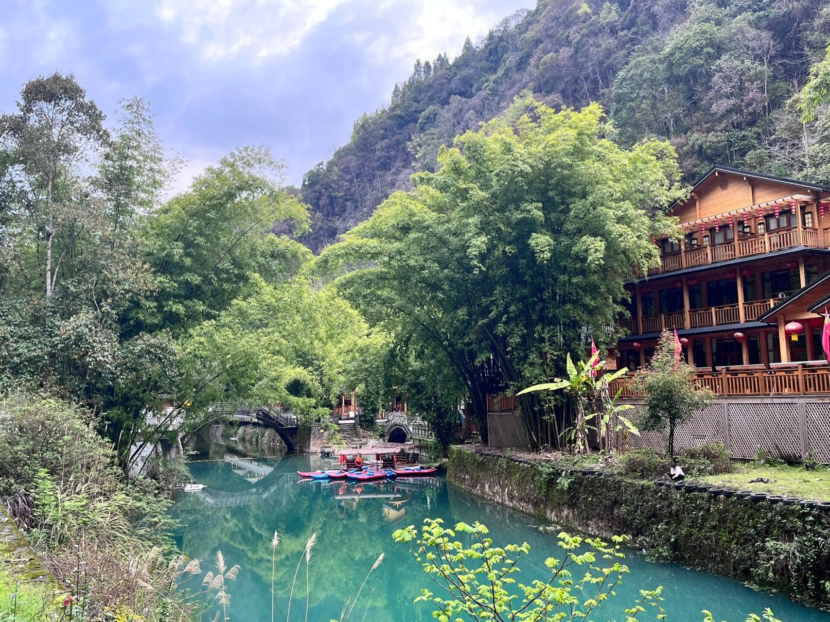 藏在龙山的世外桃源 春天里的乌龙山大峡谷景区,绿意盎然