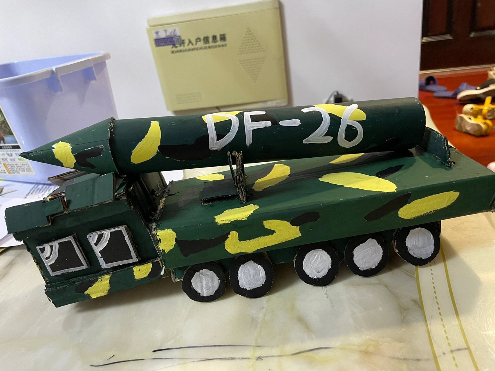 废纸箱n集:手工导弹车…国庆来了我最爱国 小闺女小班了 小班后第一次