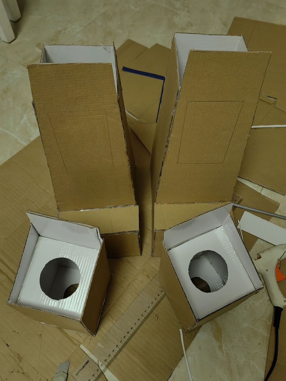 学校环保时装秀,我用纸箱做了一套变形金刚