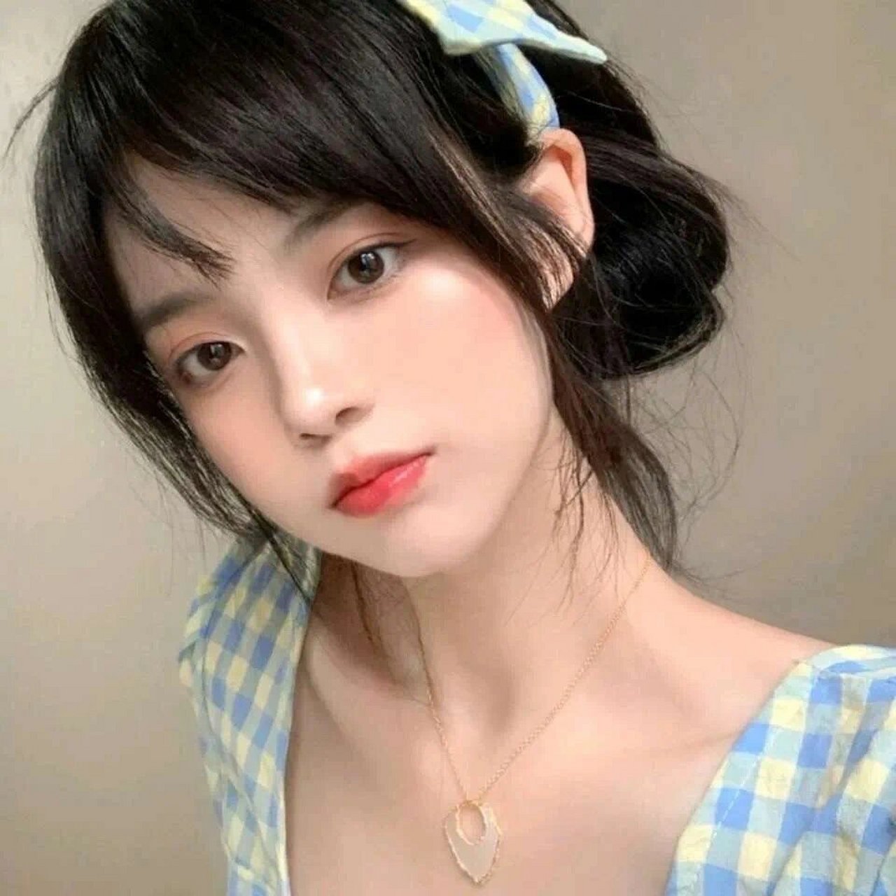 【可爱单纯女生头像】 我永远偏袒我的好朋友我当然知道她们不完美也