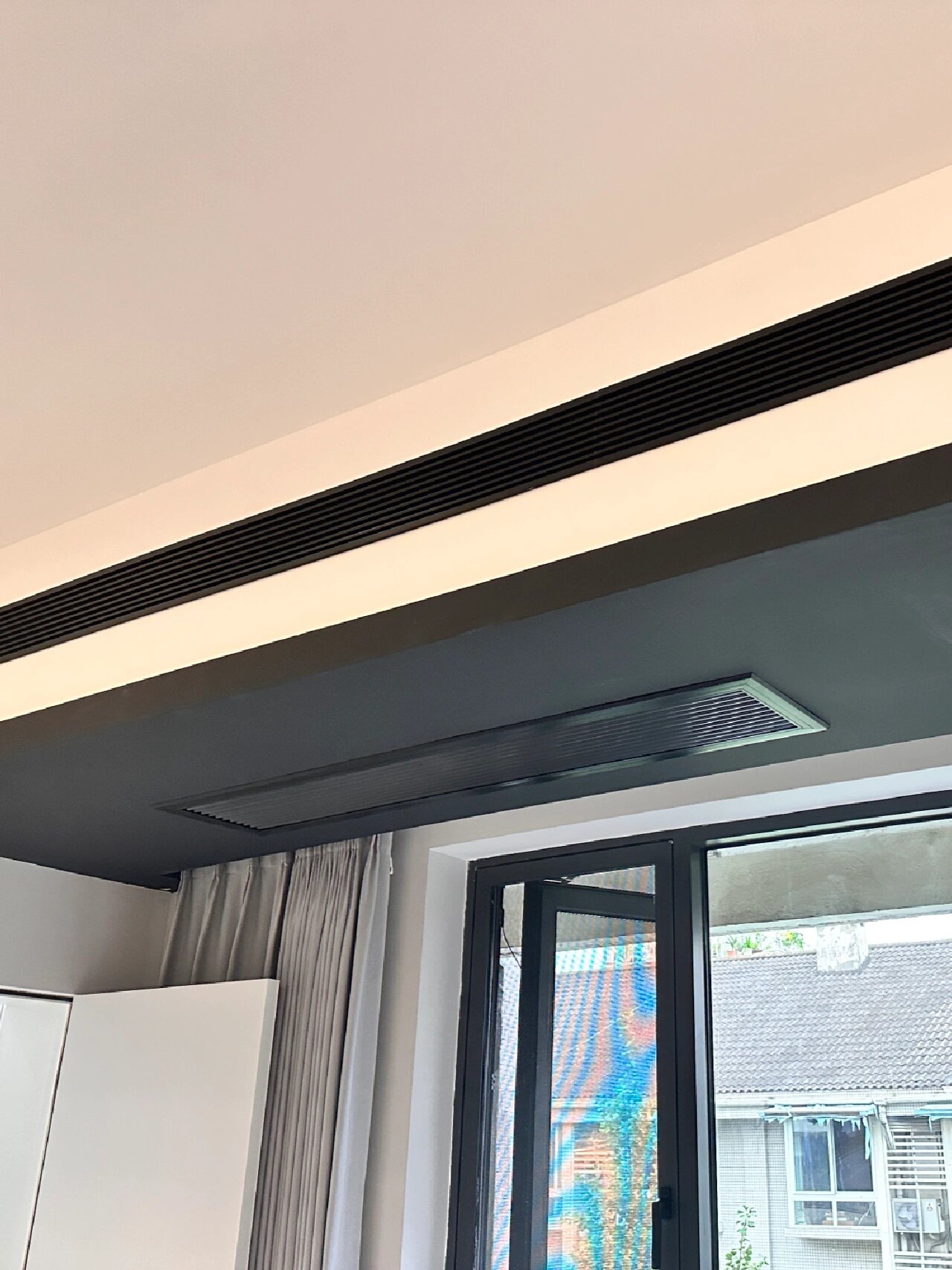 🔘定制加长出风口 🔘黑色风口面板效果 🔘黑白风吊顶➕黑色