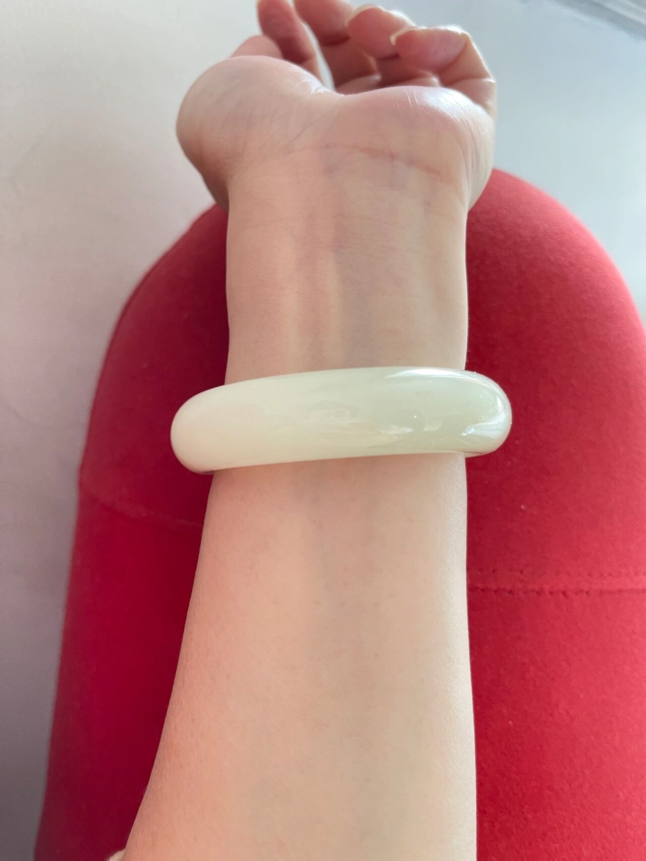 我发觉现在大家的心态都是奔着羊脂玉,无水线,无杂质,肉眼无结构的