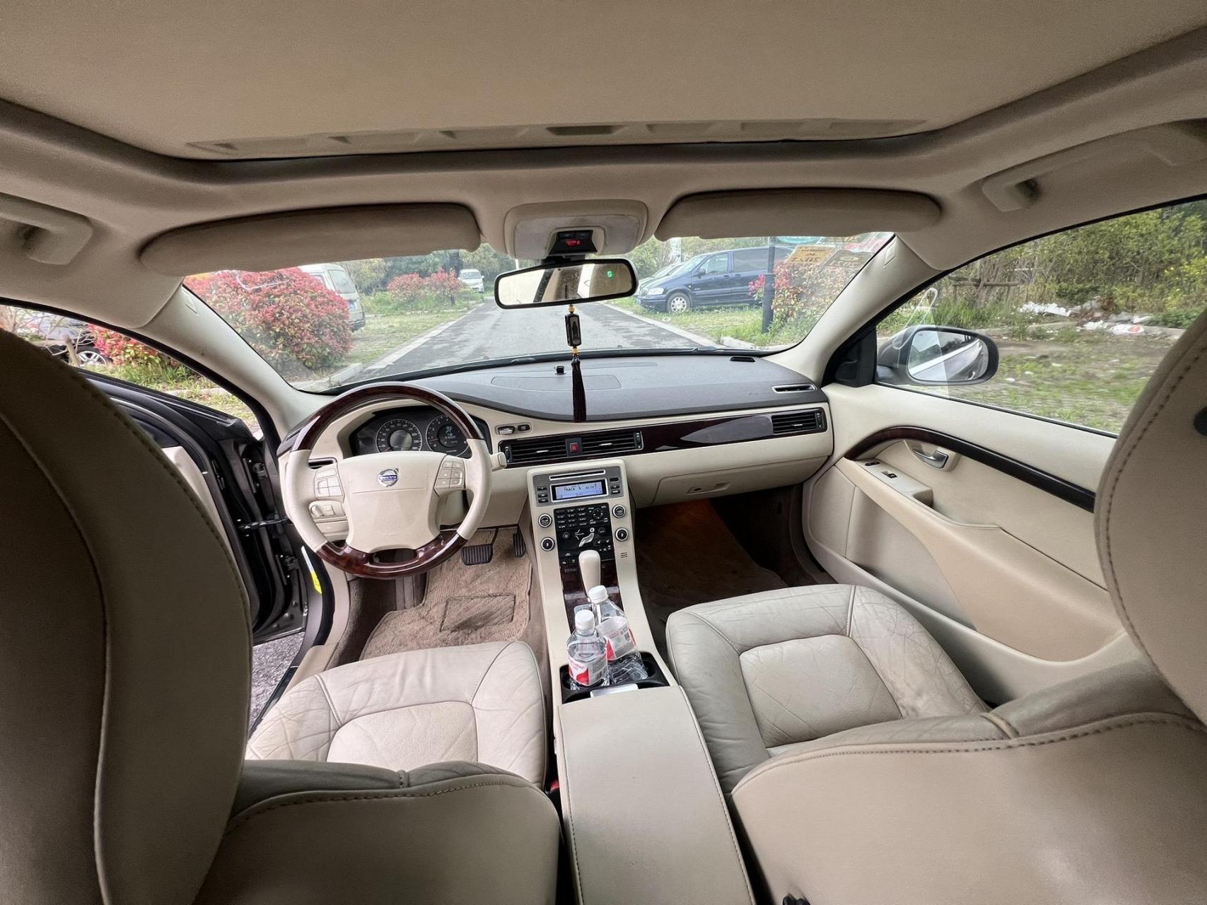 08年沃尔沃s80 车况精品 验车保险全 喜欢的速度 价格不高  1万多米