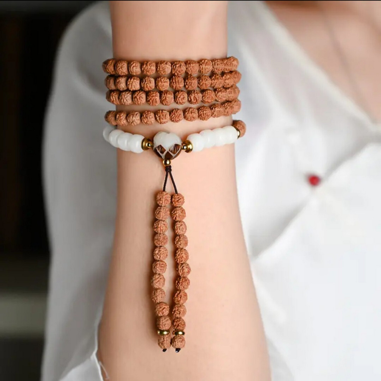 因而金刚菩提也被当作是驱邪避祸的护身符,保佑身体健康,远离疾病和