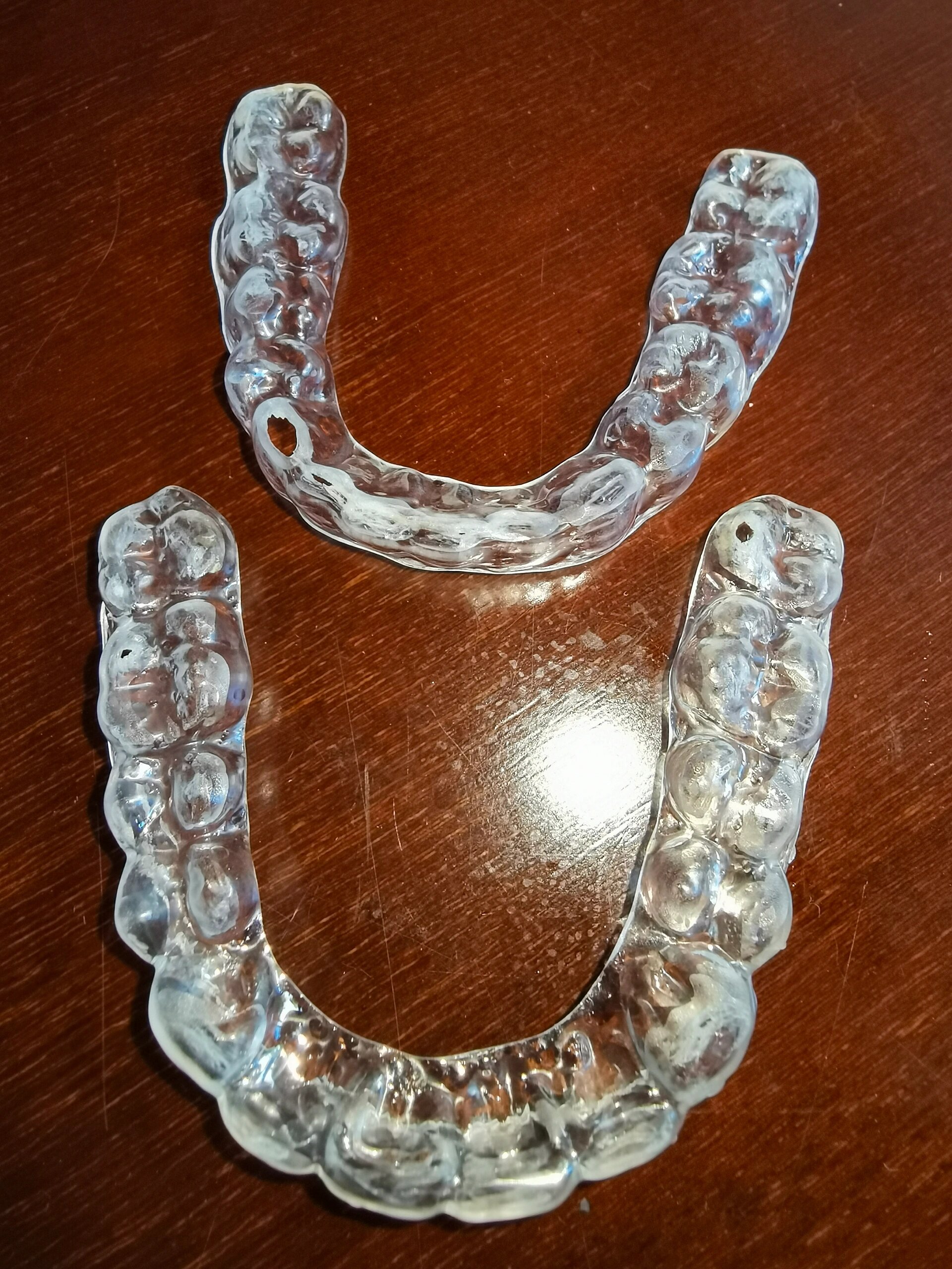 戴保持器破洞
