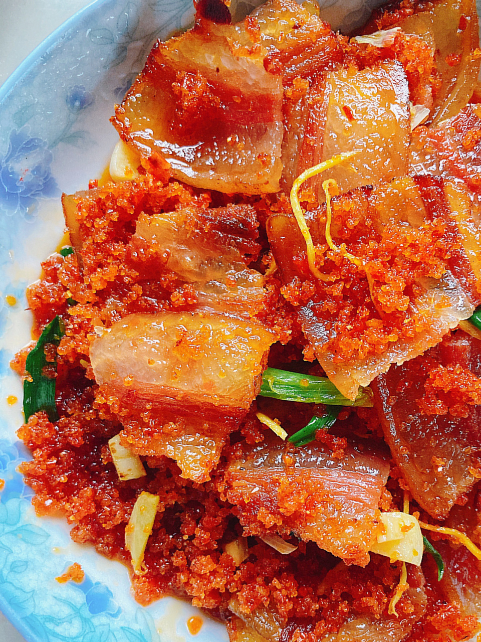 今日食单78 ………… 腊肉炒榨广椒 ………… 放假回家的第一顿饭