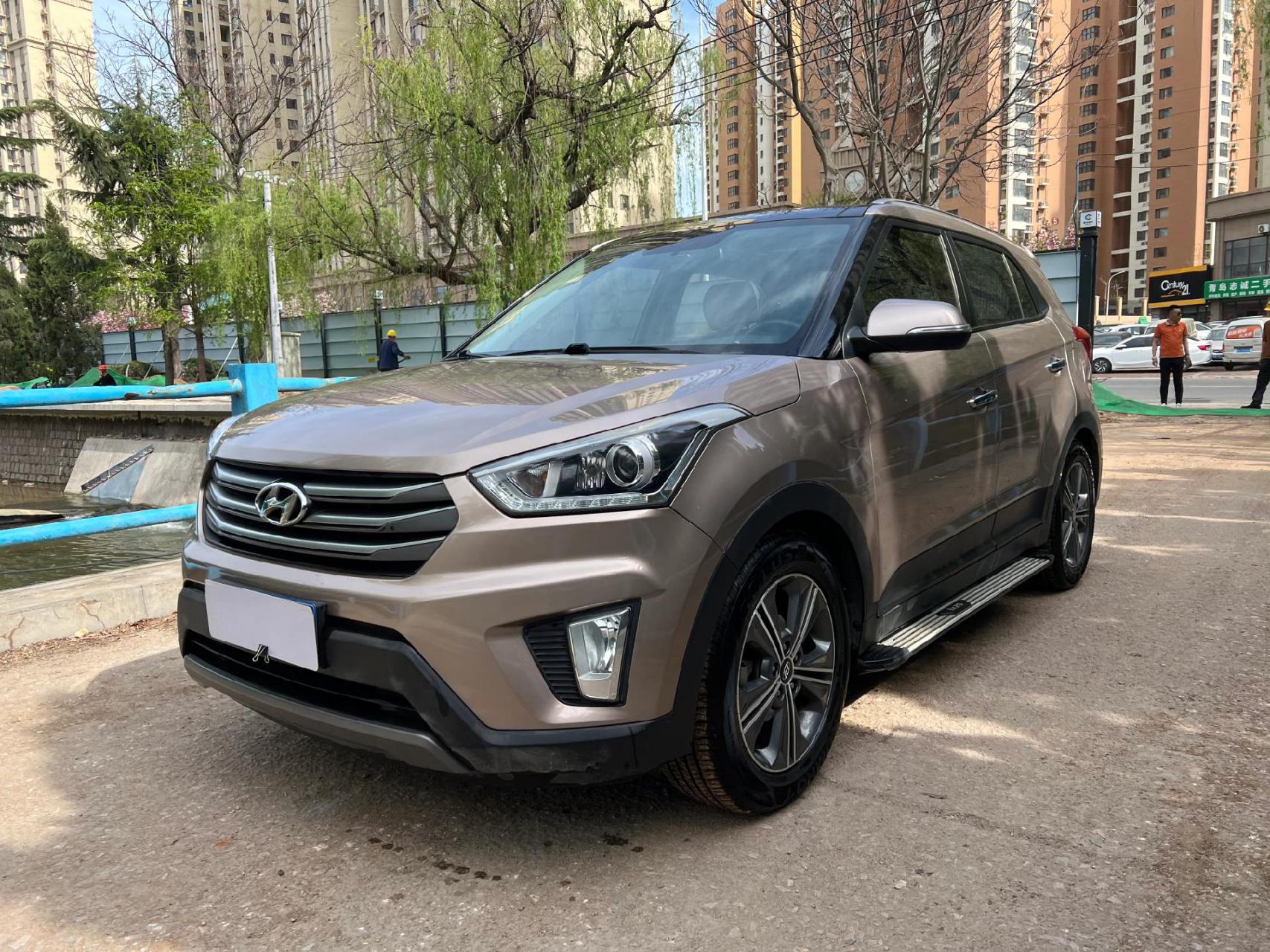 新到15款15年现代ix25自动尊贵一键启动全景天窗真皮座椅,多功能方向