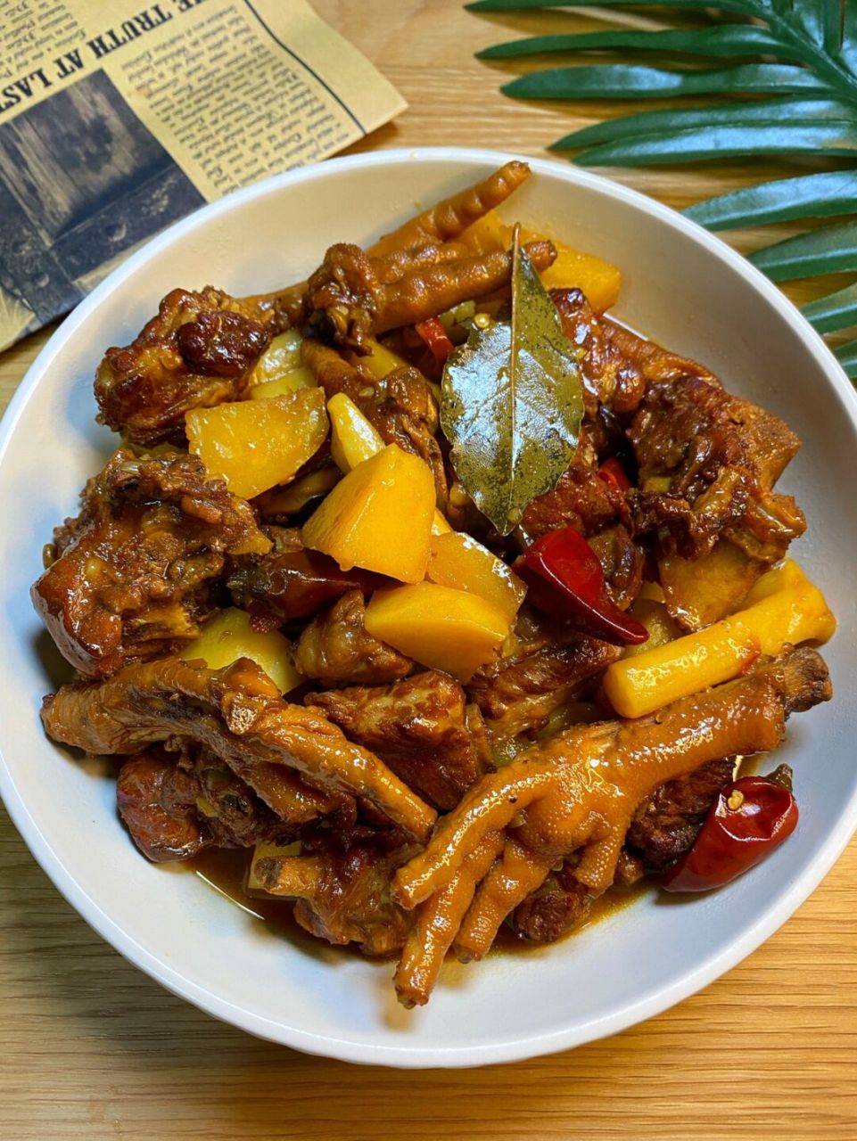 红烧排骨真的太好吃了6015再加点鸡爪真的是美味6015还加了