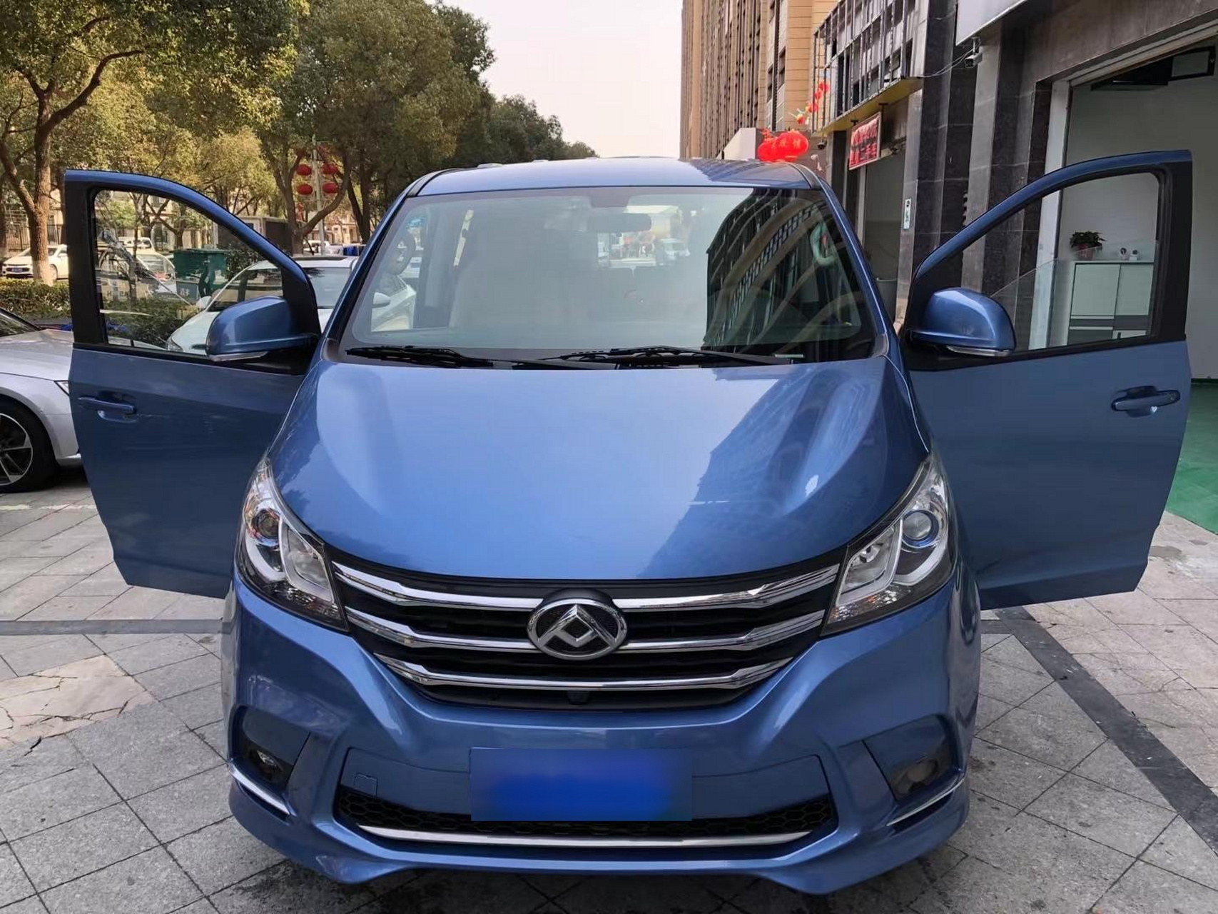 新到:2021早产-7座 商务车-上汽大通g10-plus,2.0t-手自一体…智享版