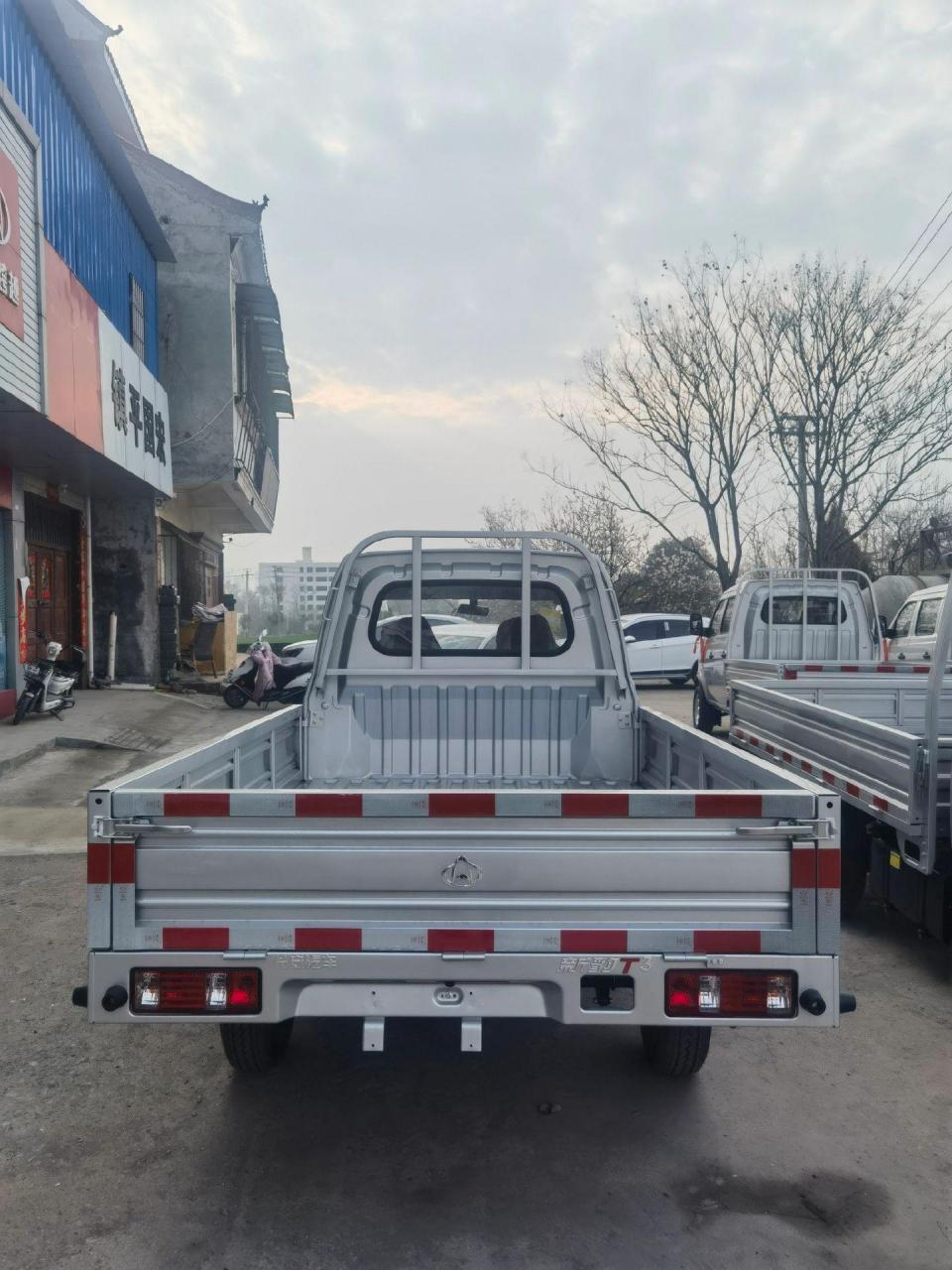 重庆长安新豹t3双排1.6排量大动力!货箱长2米25和2米55可选!