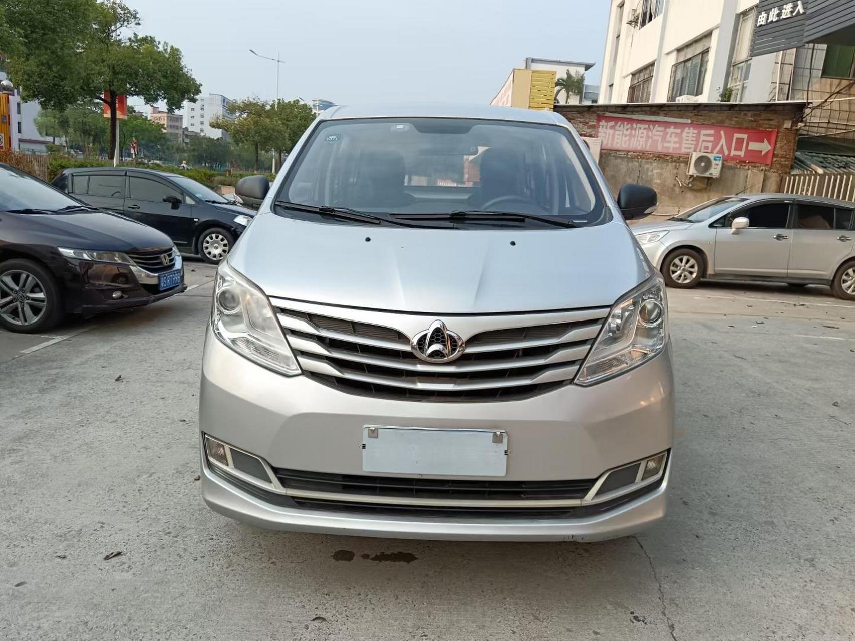 19年上牌长安睿行s50v,1.5排量,5座客运版.