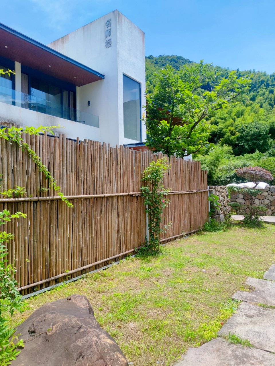 青云古村一棠云艺术谷 宁波市奉化区萧王庙街道有条美丽的溪流,名叫