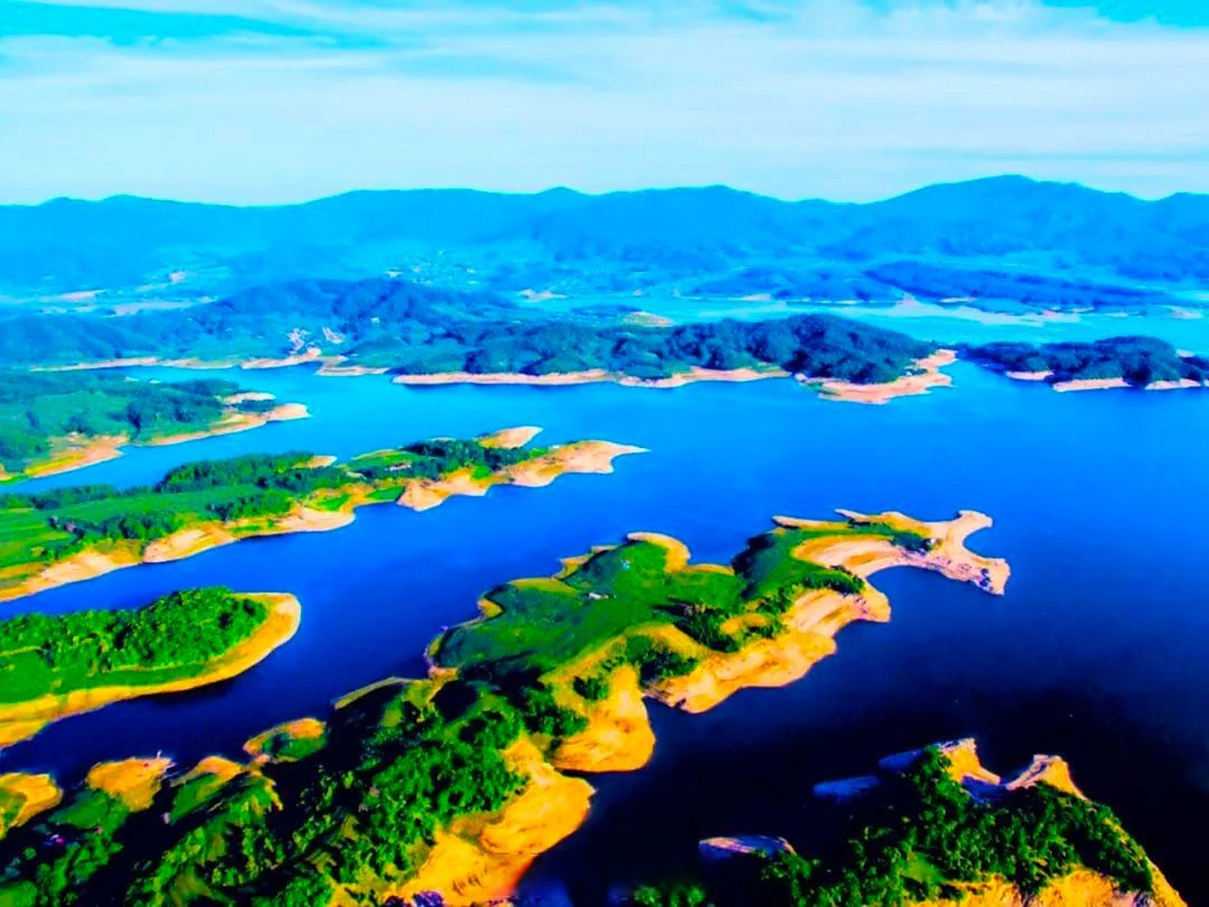 吉林很美我在等你#松花湖风景名胜区水域辽阔,湖岔繁多,状如蛟龙,以