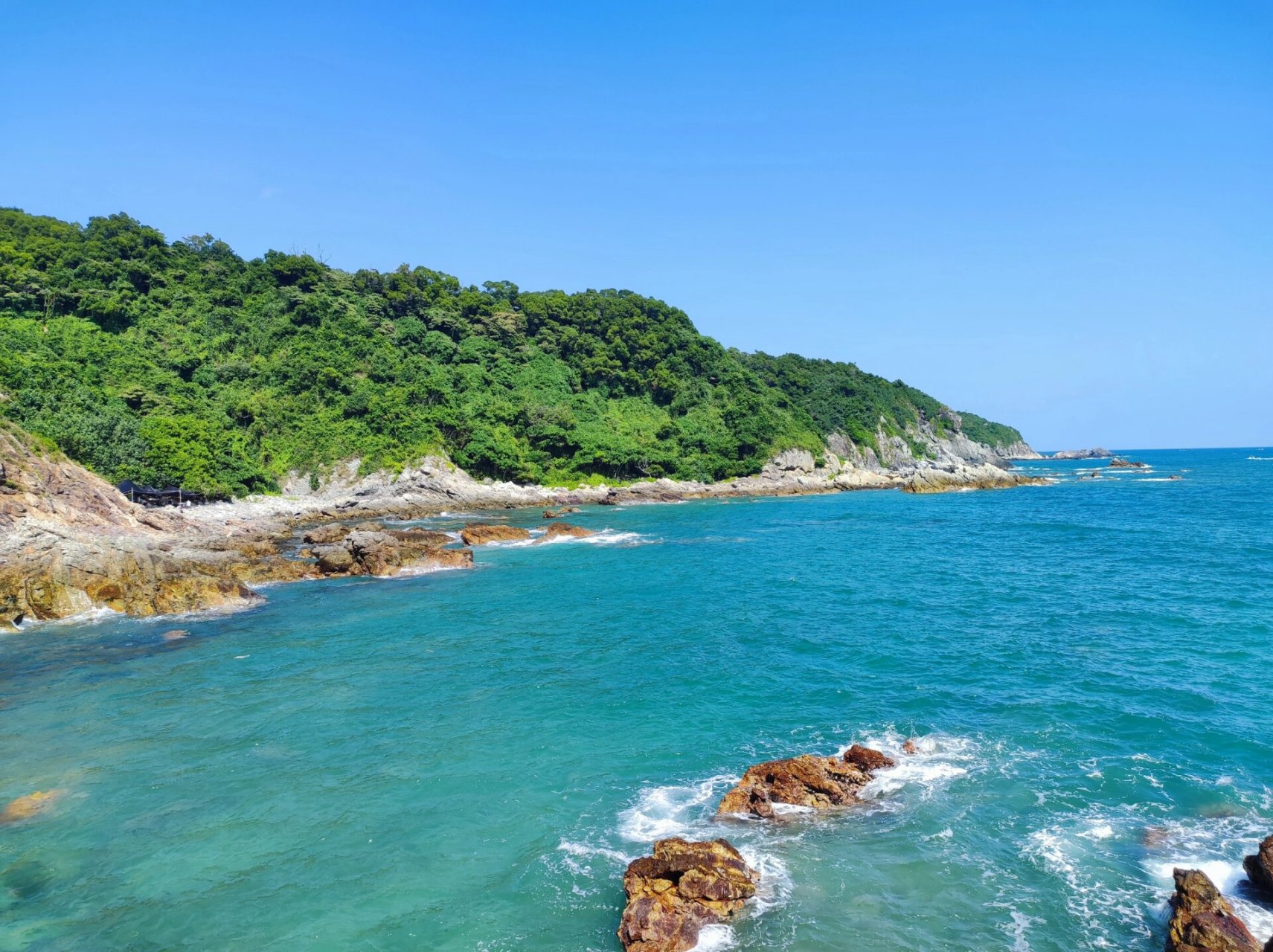 《国家地理》评选的"中国八大最美海岸线" 深圳大鹏东西冲被《国家