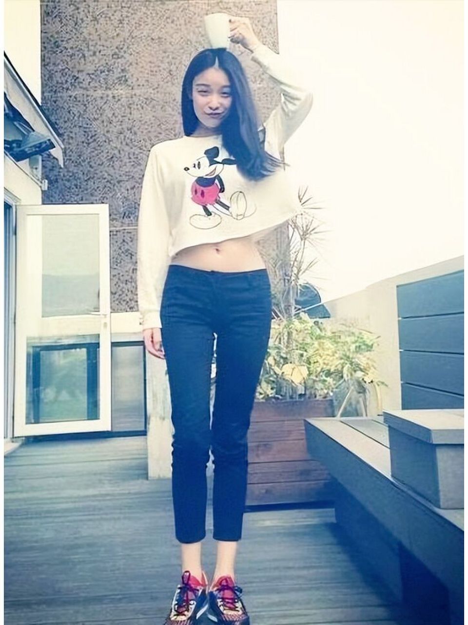 35岁倪妮的"豪宅"火了,朱锁锁"家简直是 倪妮的别墅,属于典型现代风格