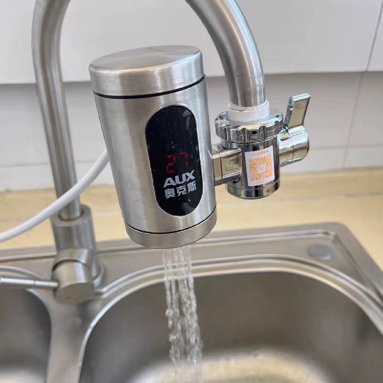 全新奥克斯电热水龙头加热器 全新奥克斯电热水龙头加热器即热式家用