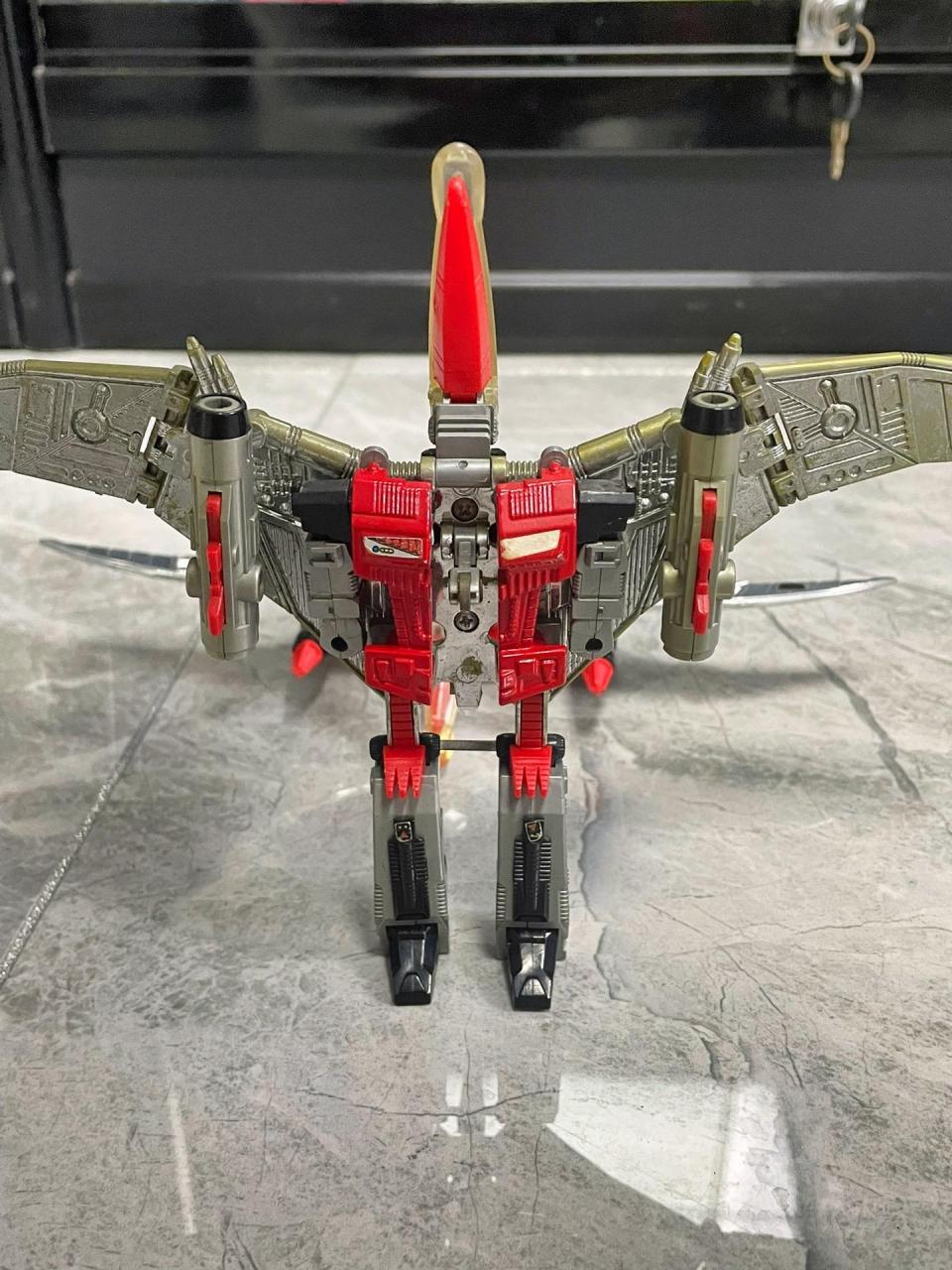 变形金刚g1飞镖1984年日版日产. .