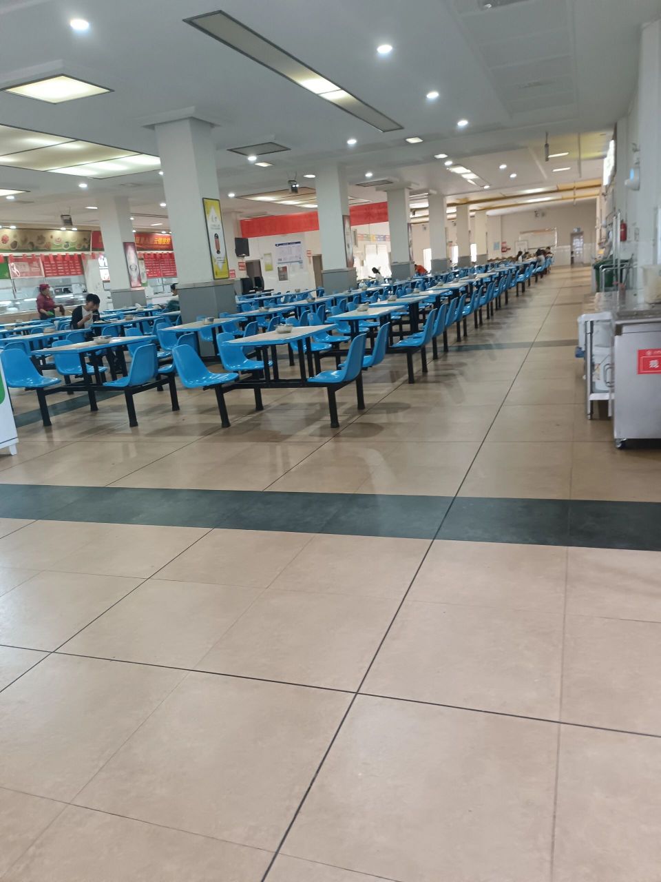 云南锡业职业技术学院一食堂