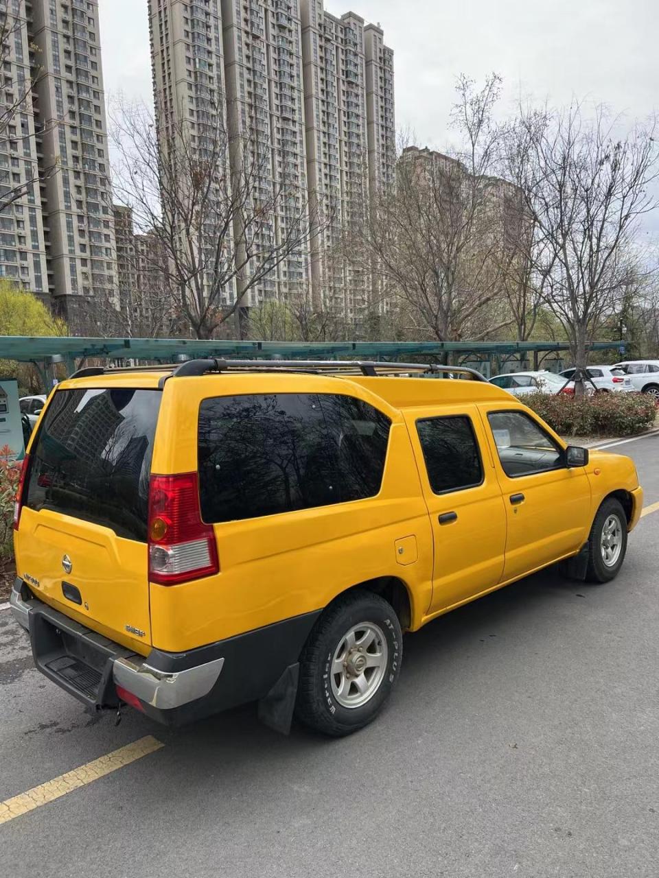 2013年尼桑np300.多功能皮卡 汽油2.