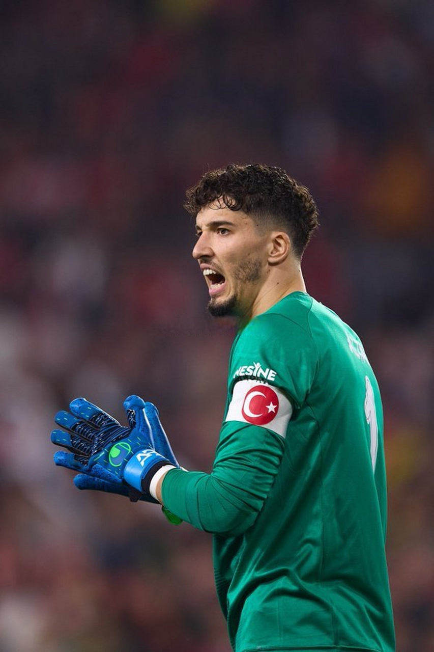 ta:迪恩亨德森似乎完成了转会水晶宫.