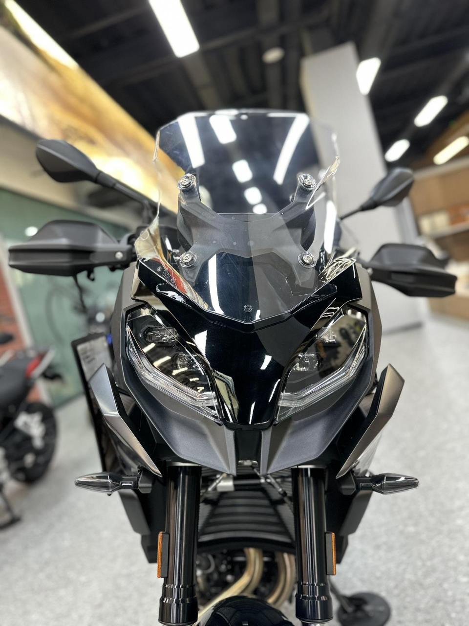 宝马f900xr参数图片