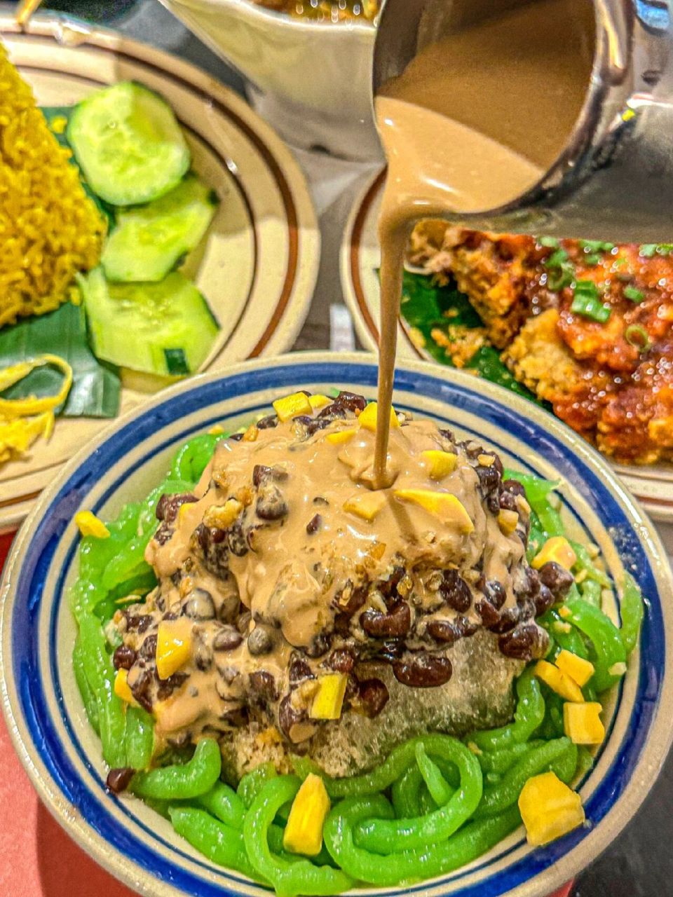 看到通体碧绿,晶莹剔透,冰爽的珍多冰,一根根细长的粉条,舒服 #五一