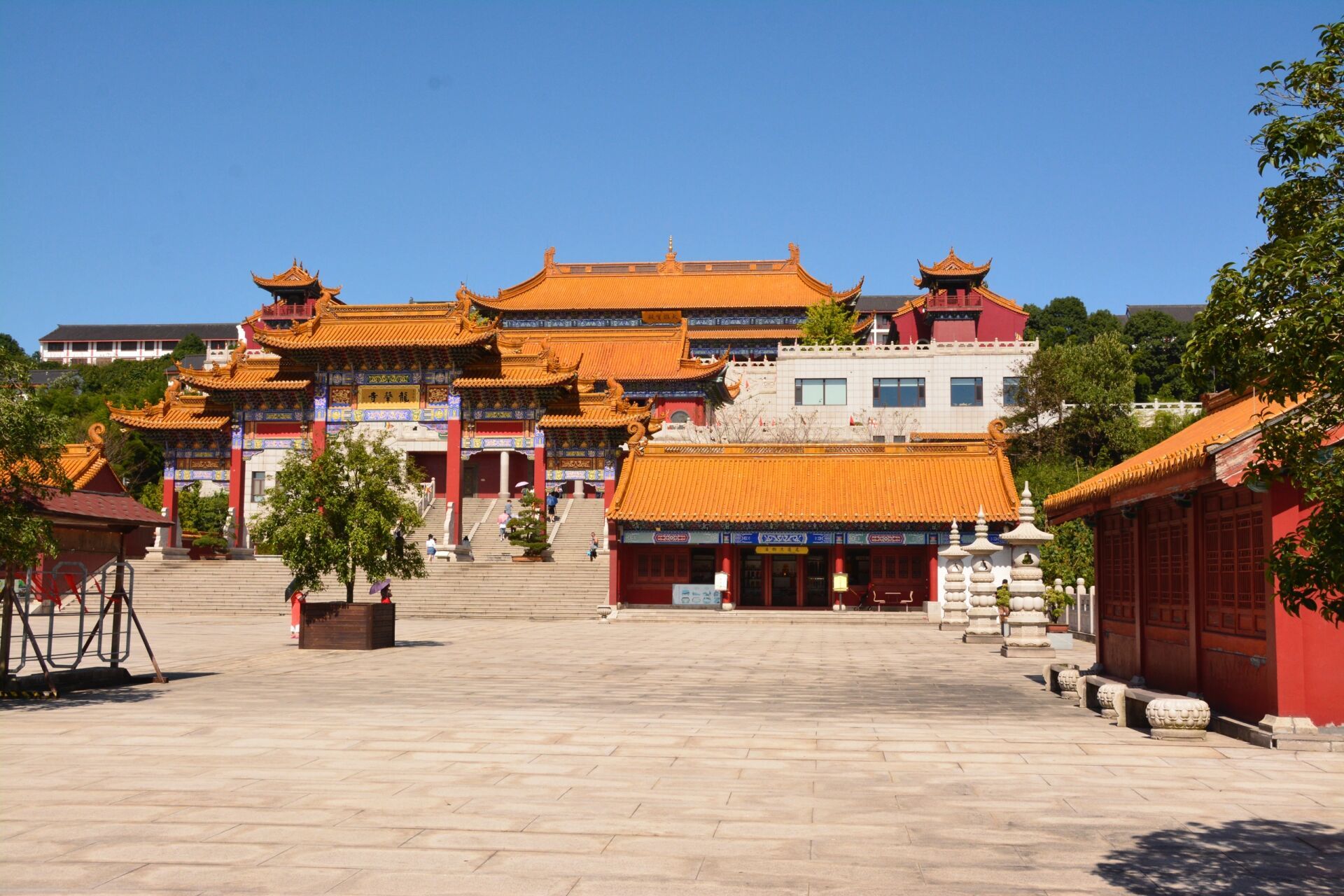 绍兴(大香林·兜率天)游记 景区简介:大香林·兜率天景区系"国家4a级