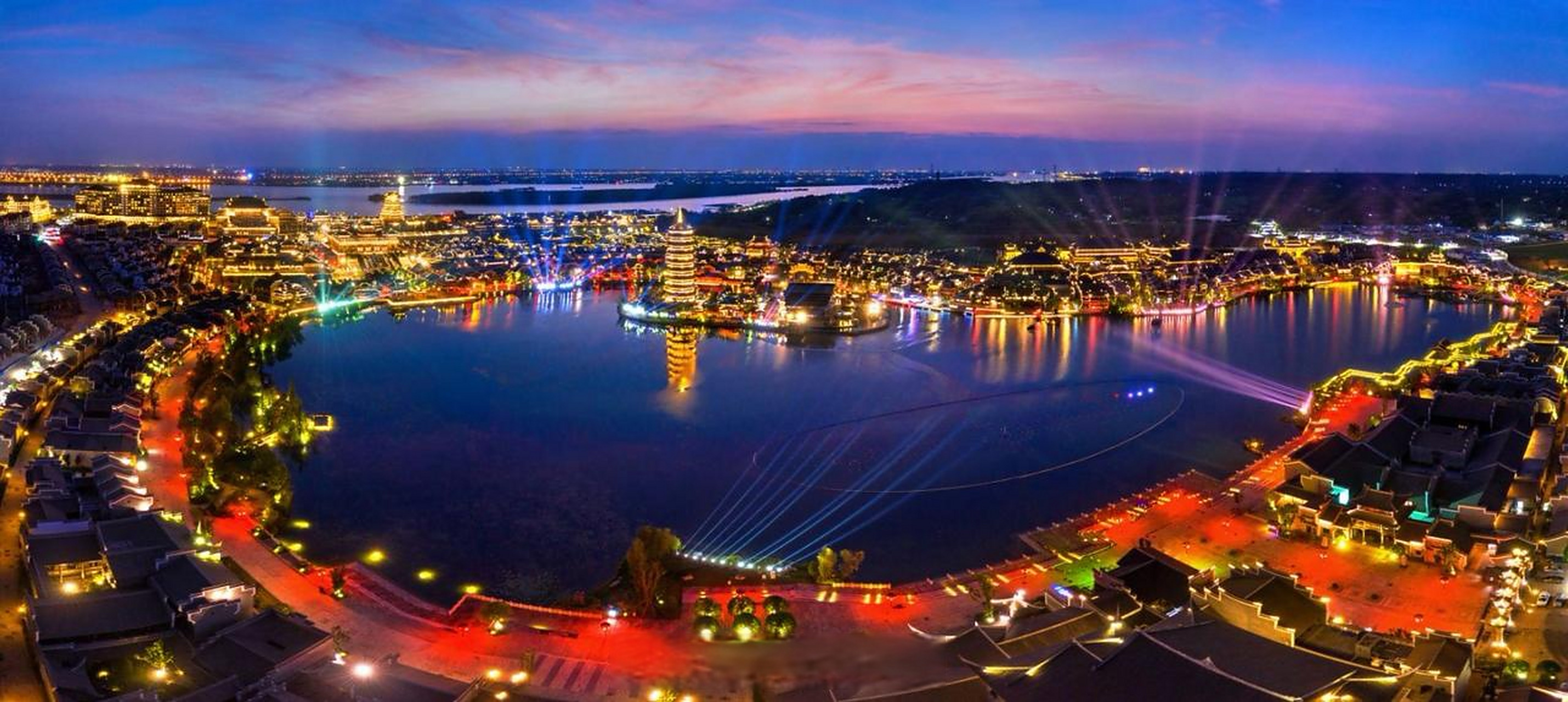 一河诗画浏阳满城烟花满城烟花说爱你 10月13日晚,第二届长沙市旅游