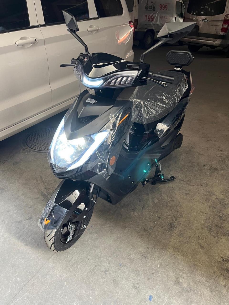 好耐奇,速度60马 裸车1500元 电池48Ⅴ,60v可选(收电池本钱)