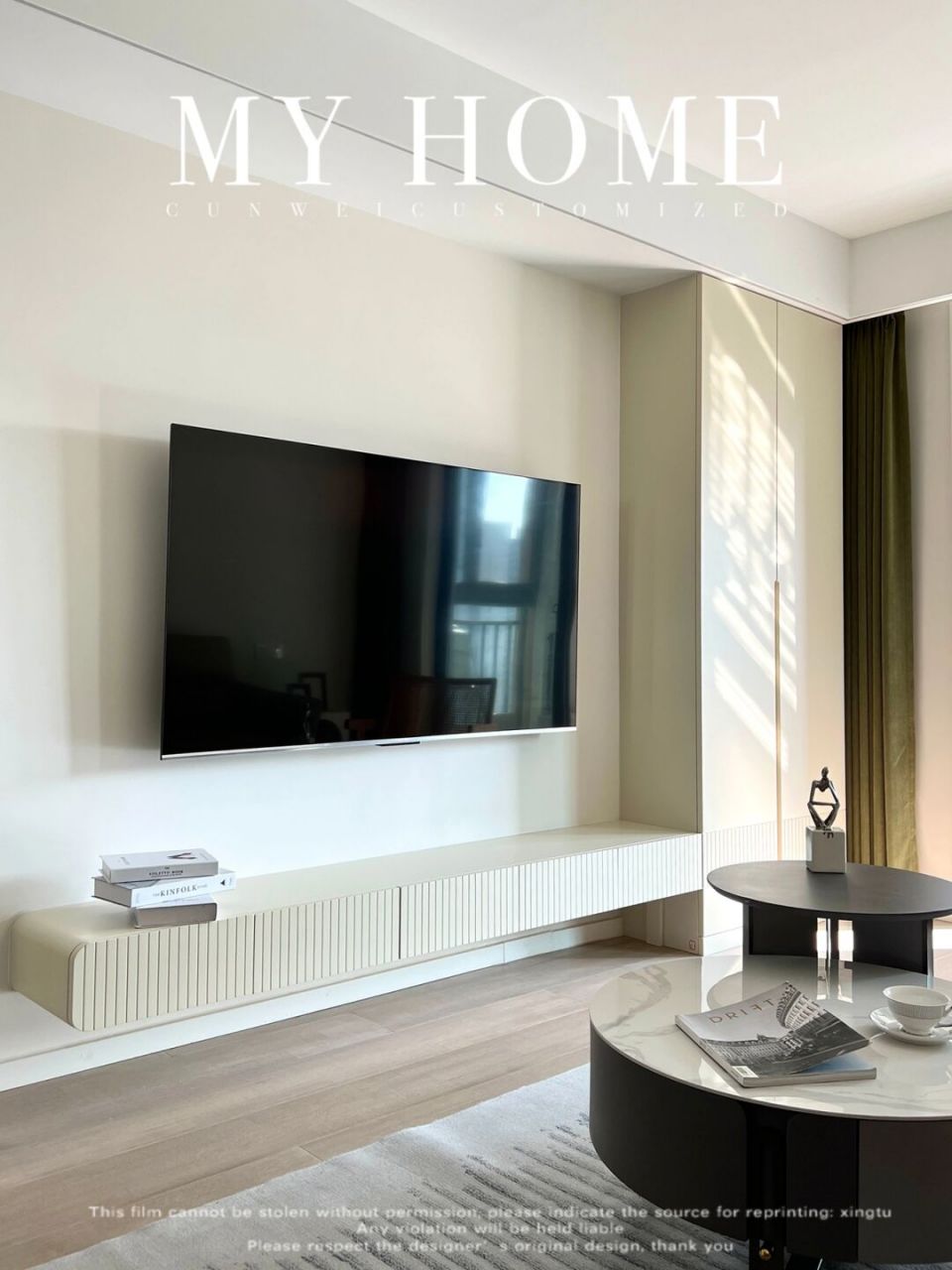 小户型空间,客厅不想装满墙电视柜的,就装一排这样的l型悬空电视柜,真