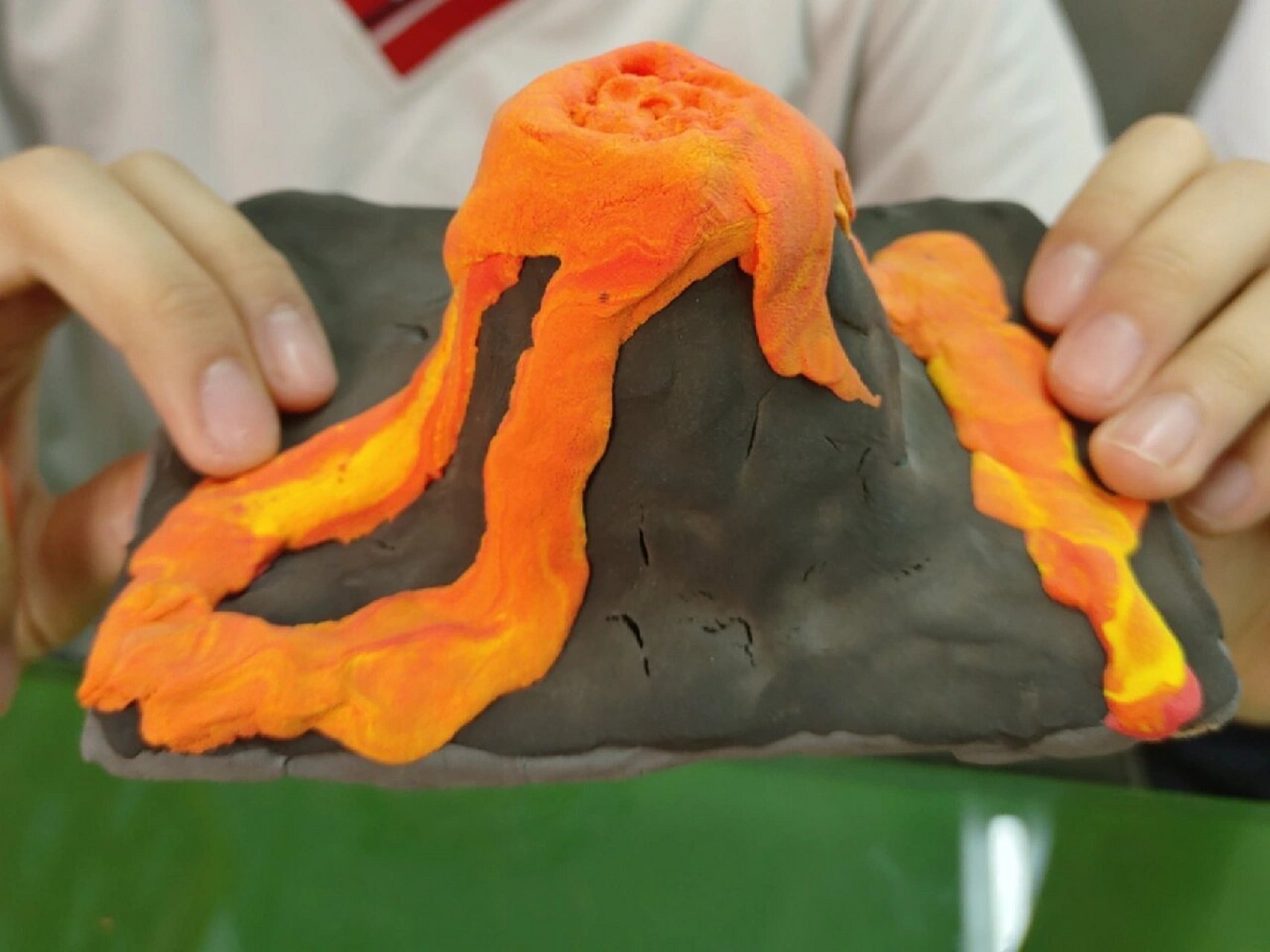 火山爆发99模型制作 新一轮的地理手工社团兴趣班来啦~最近发现我的