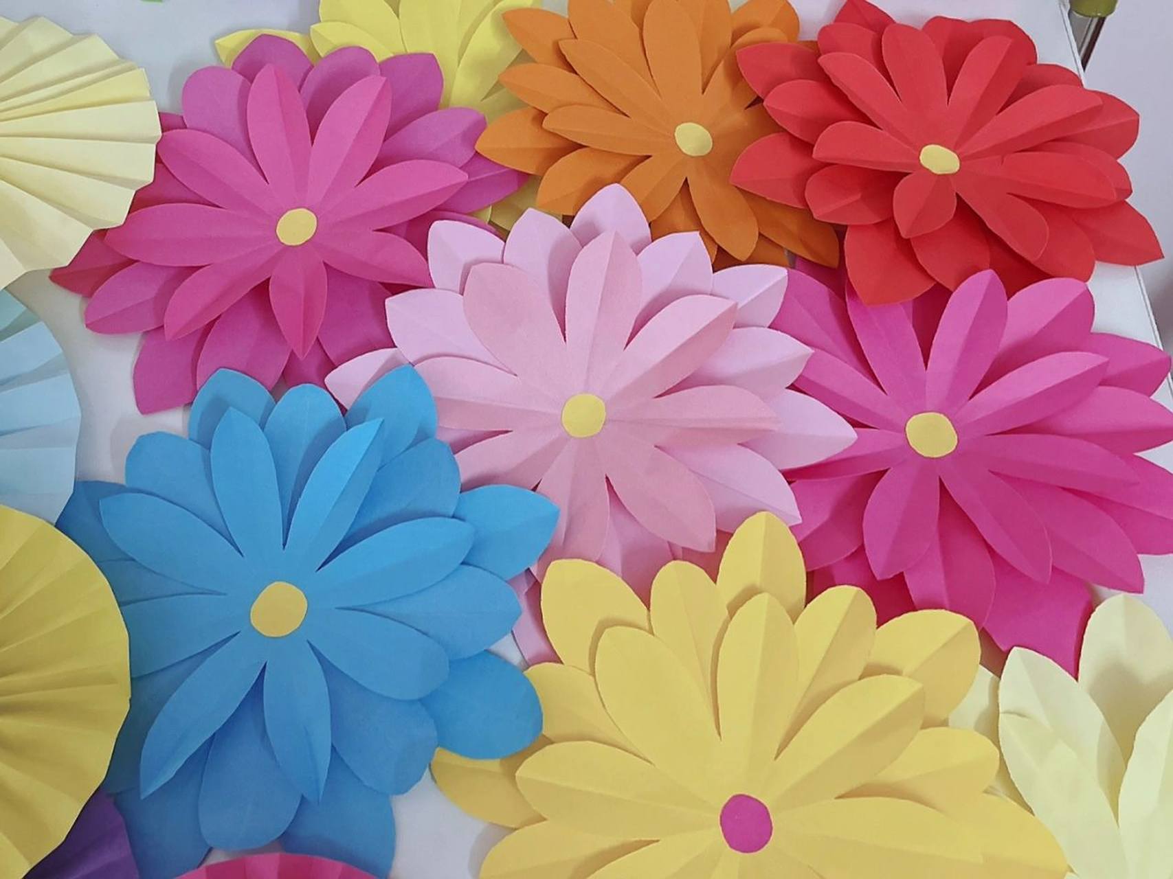 文化墙:班级黑板报 每次课室文化建设,最好的办法就是多做些小手工