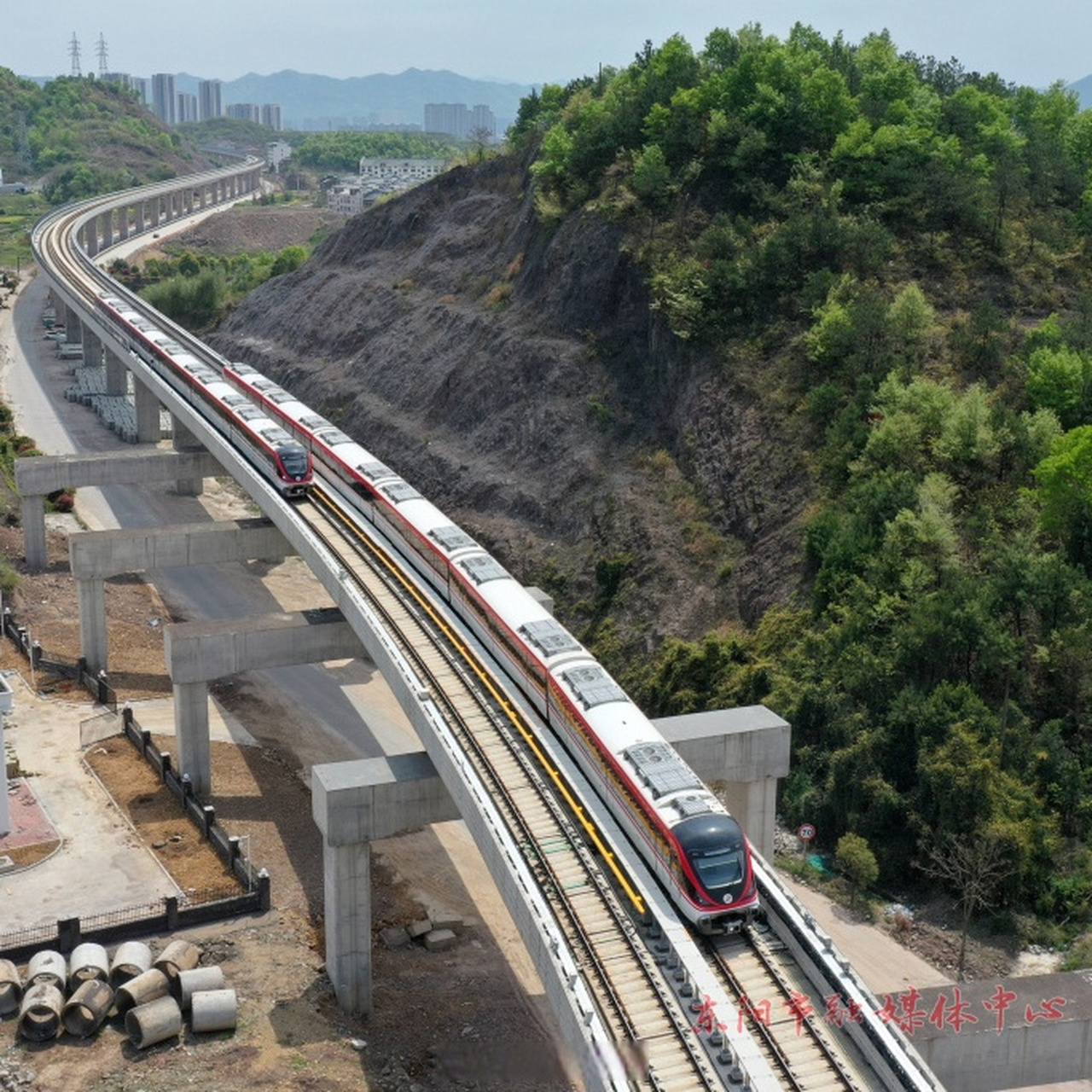 【坐上轨道交通去东阳横店】4月7日下午4时,金义东市域轨道交通义东线