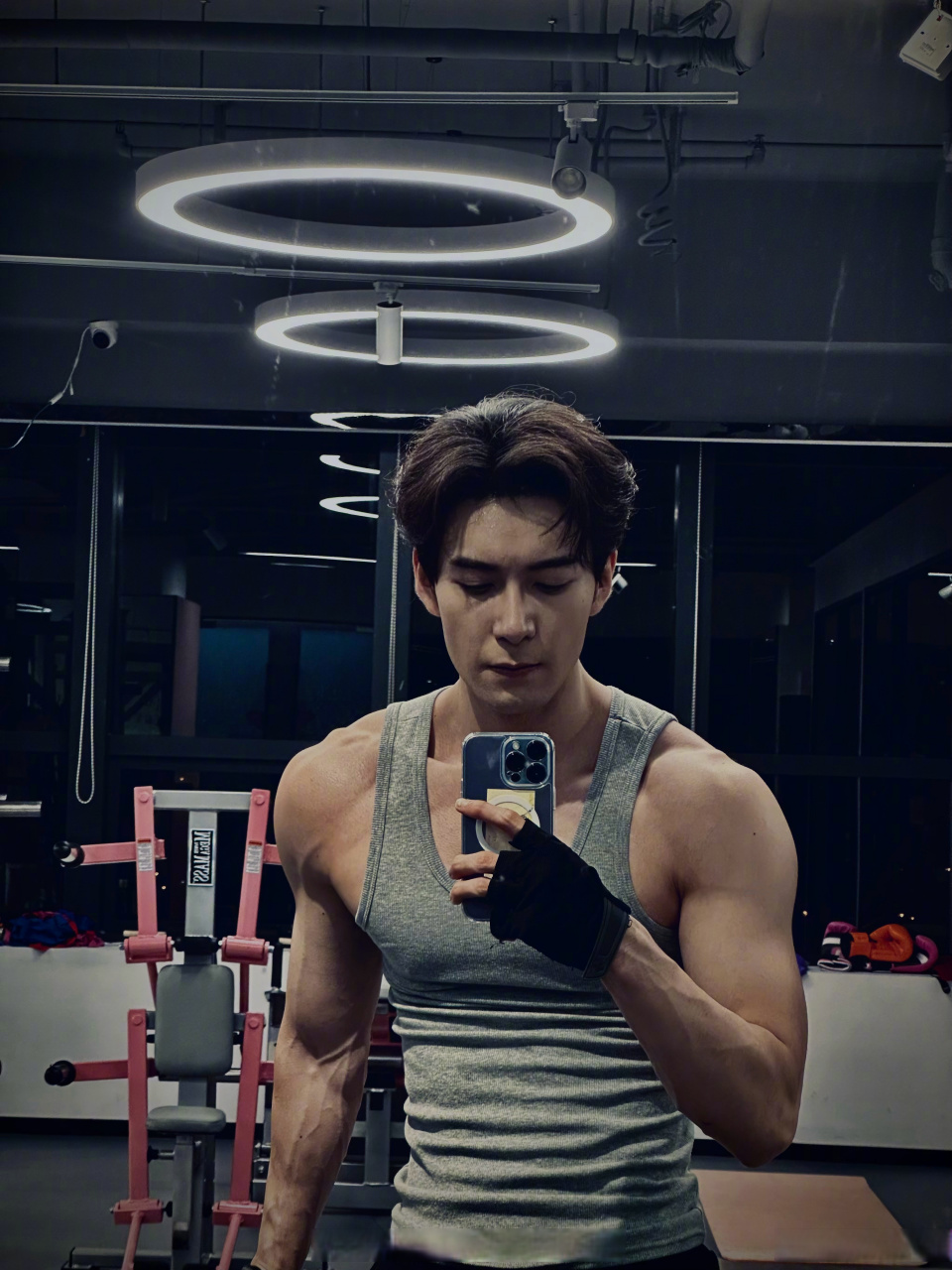 陈星旭,你是懂大家想看啥的,这个肌肉和暴起的青筋,斯哈!