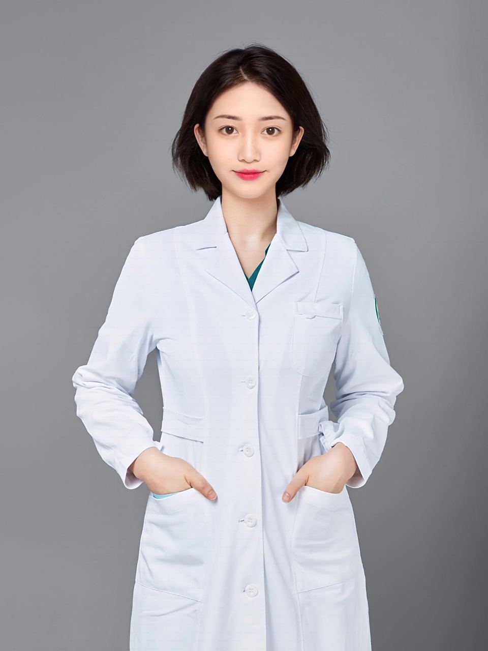医生白大褂形象照半身照,短发气质形象照