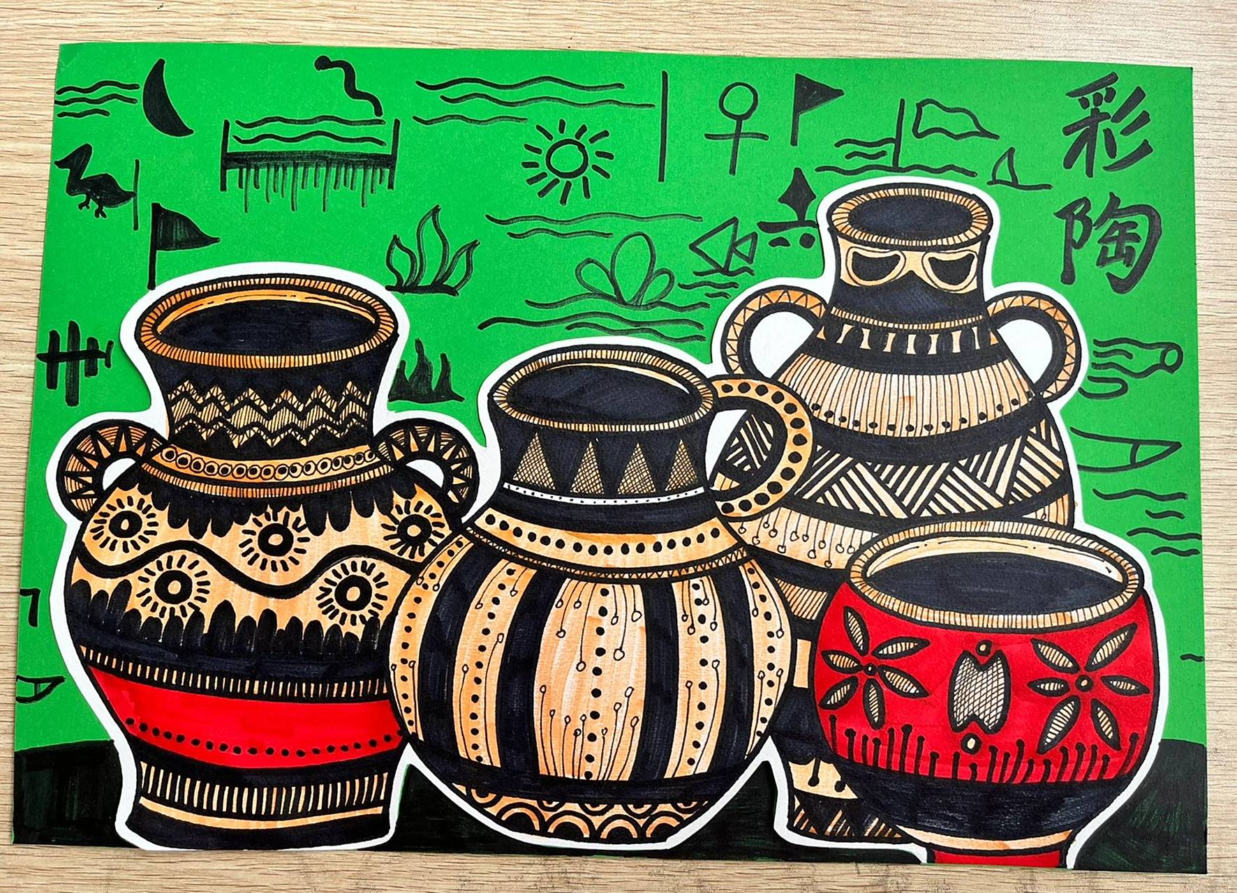 创意儿童画《彩陶》      从公元前开始,陶罐就开始作为极佳的储藏器
