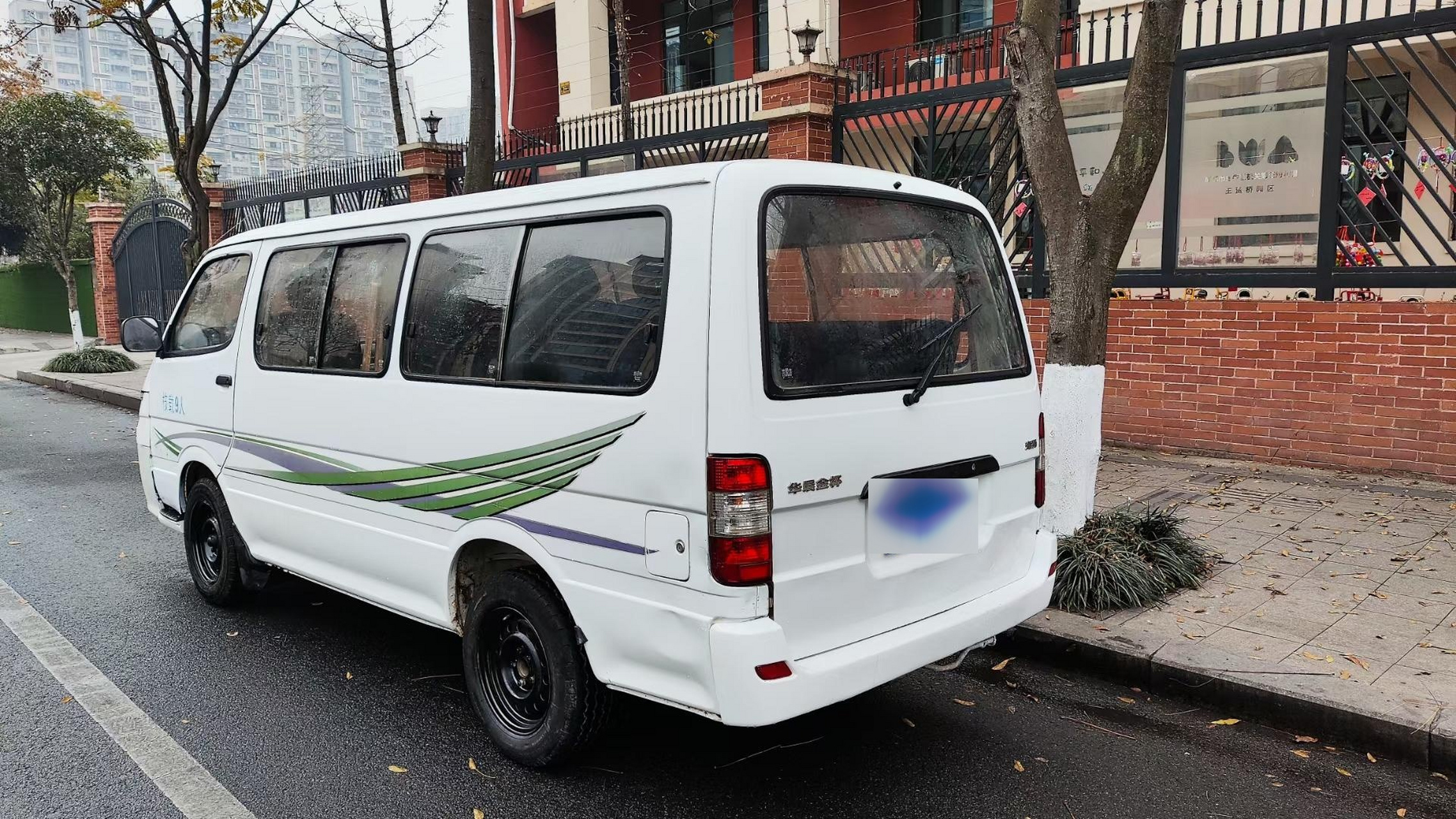 金杯海狮9座客运版面包车 1.2016年11月上牌 2.年检到2024年11月 3.