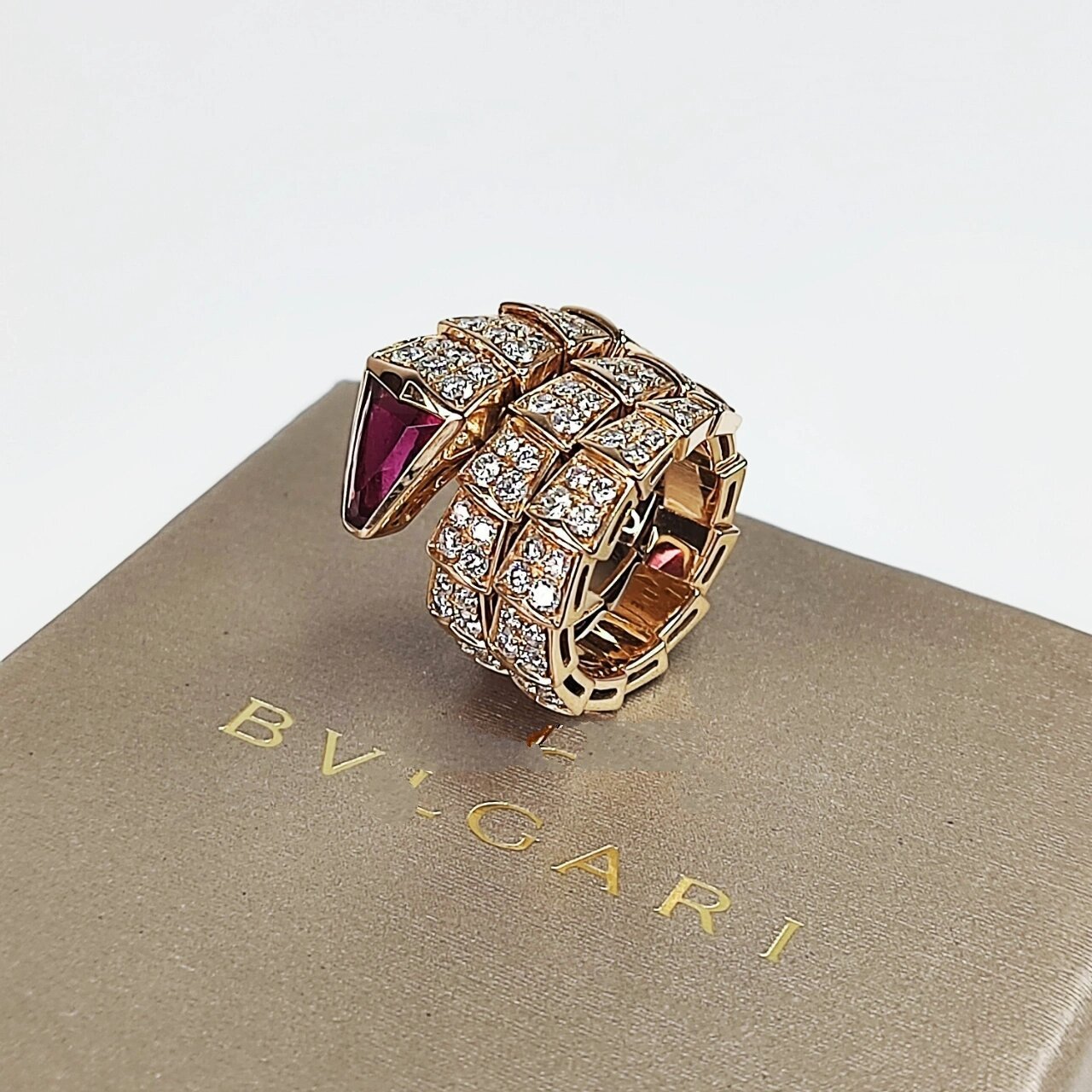 宝格丽serpenti红碧玺蛇戒 三圈满钻的华丽 宝格丽bvlgari serpenti