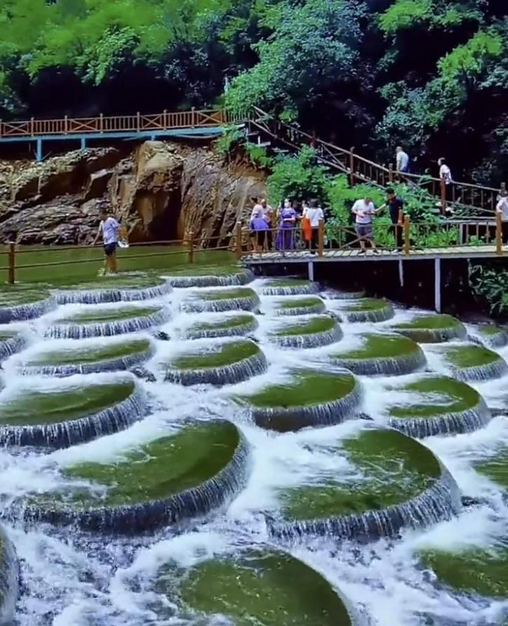 运城绛县,从运城市区出发,自驾大约2小时即到.