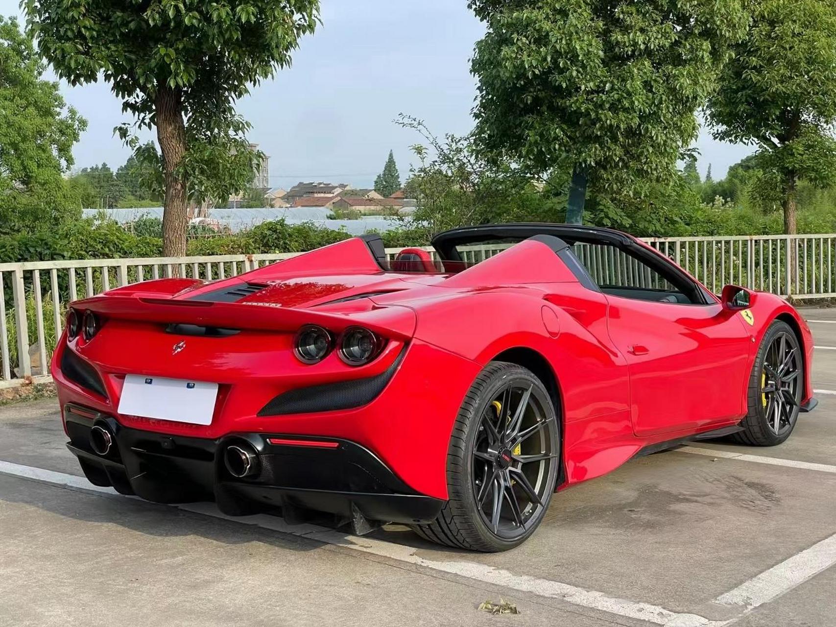法拉利f8 spider 售价:414万元一口价 上牌日期:2021年3月 车辆车型