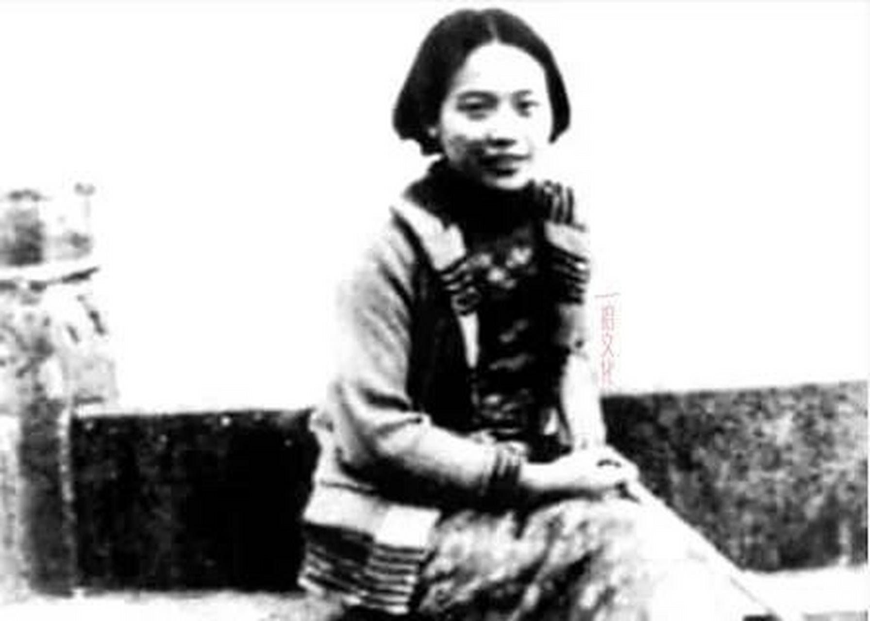 1940年,曾经和徐悲鸿在一起过的孙多慈嫁给了许绍棣,许绍棣还是导致
