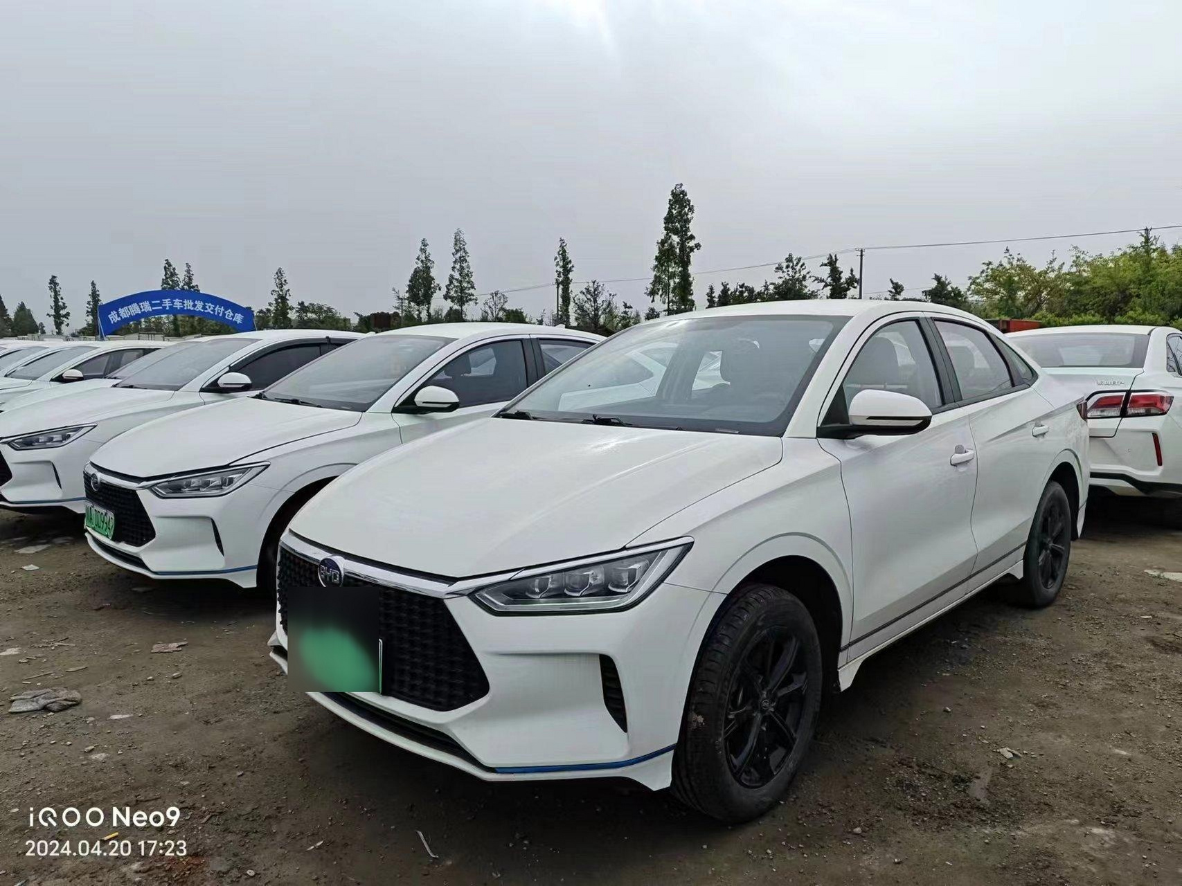 2021年比亚迪e3纯电续航400公里,电池质保6年60万公里,跑滴滴巴适得狠