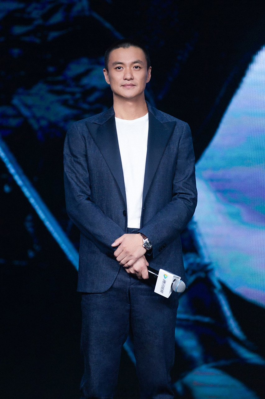 周一围##金庸武侠世界##周一围版黄药师#  恣意沧海不问身外名,纵情