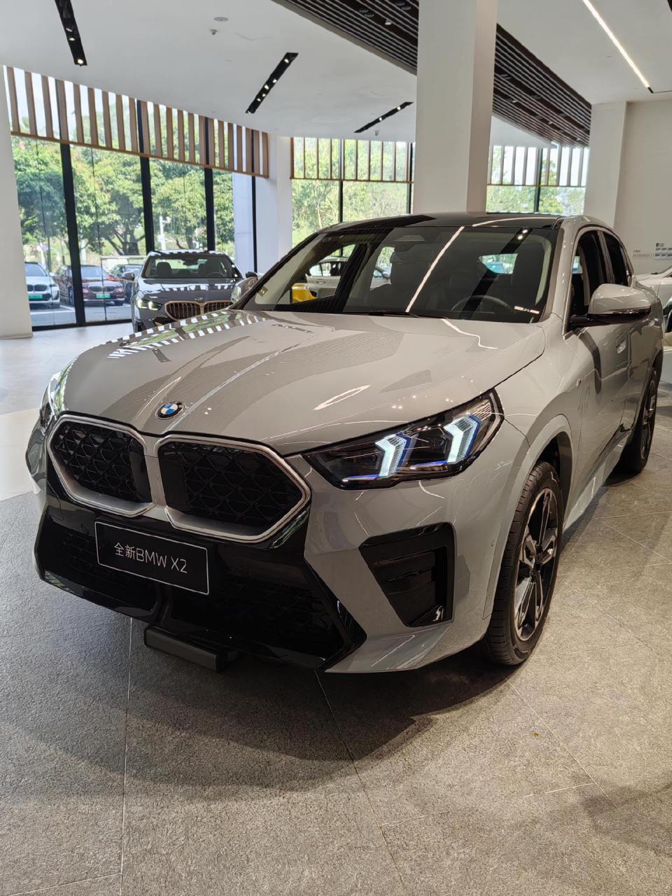 全新bmw  x2.布鲁克林灰  配摩卡色