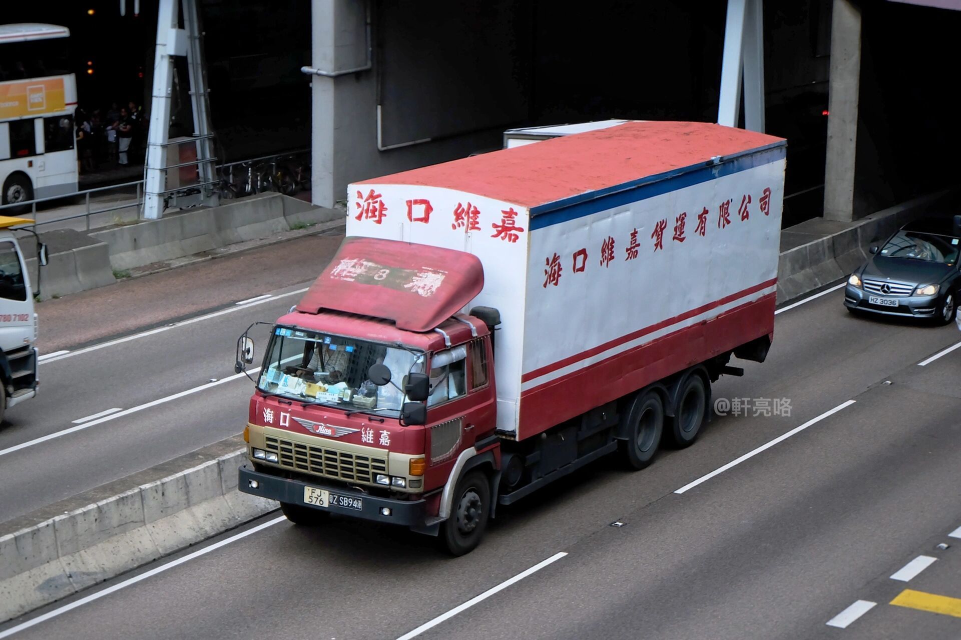 往日硬货 丨 80年代的hino/日野大鹰 80-90年代,由于大量基建工作需要