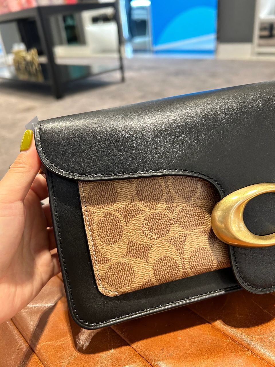 tabby26系列里我最喜欢的就是黑色拼老花 一方面coach老花真的还挺